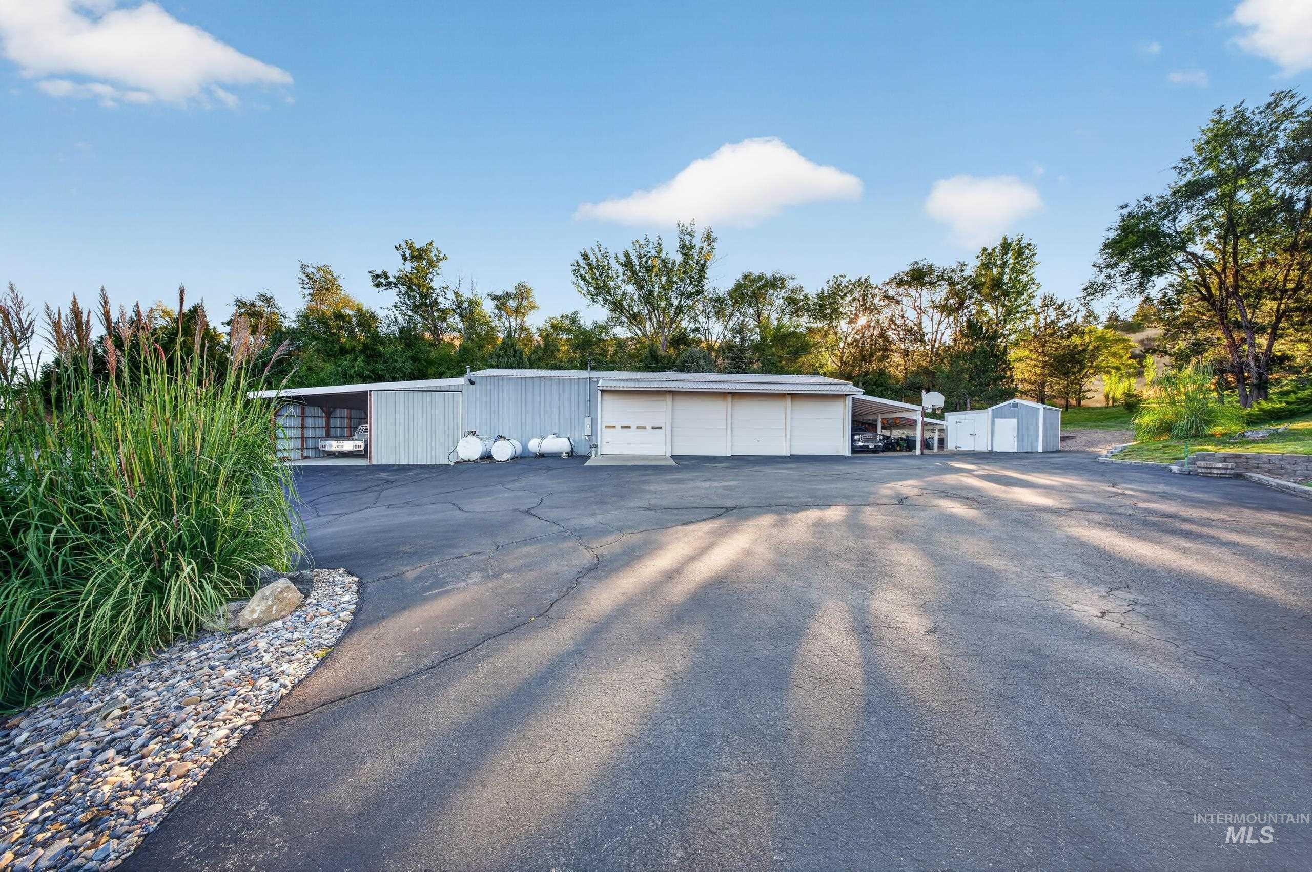 5540 Finley Rd, Fruitland, Idaho 83619, 3 Bedrooms, 2 Bathrooms, Residential For Sale, Price $1,350,000, 98999916