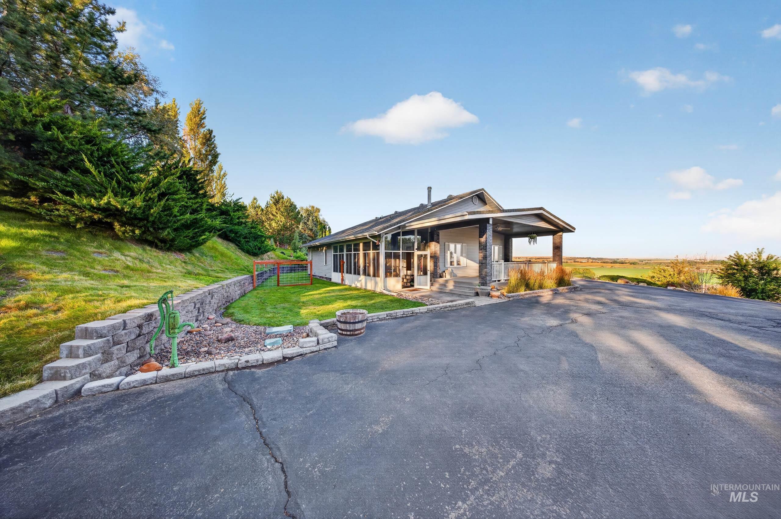 5540 Finley Rd, Fruitland, Idaho 83619, 3 Bedrooms, 2 Bathrooms, Residential For Sale, Price $1,350,000, 98999916