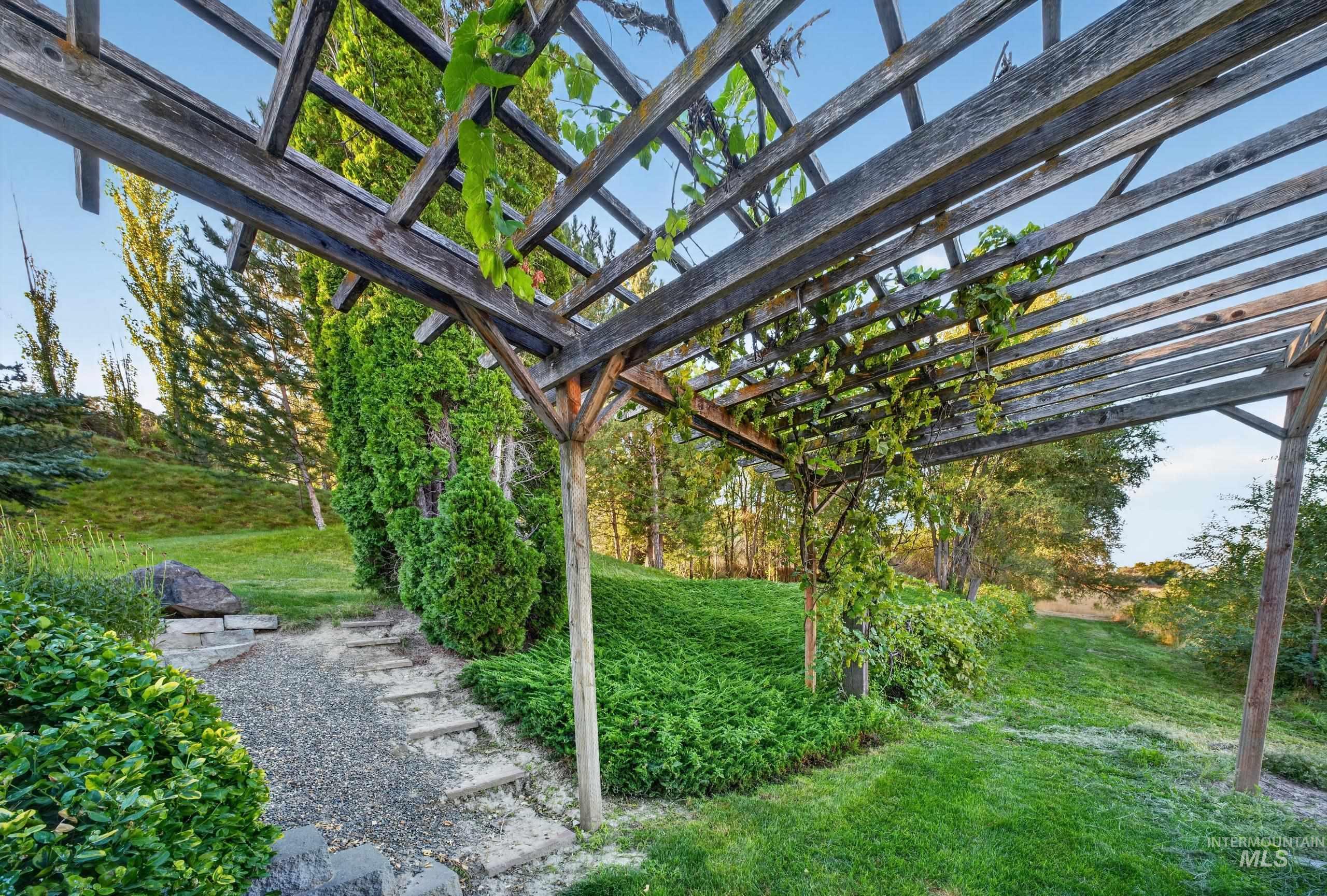 5540 Finley Rd, Fruitland, Idaho 83619, 3 Bedrooms, 2 Bathrooms, Residential For Sale, Price $1,350,000, 98999916