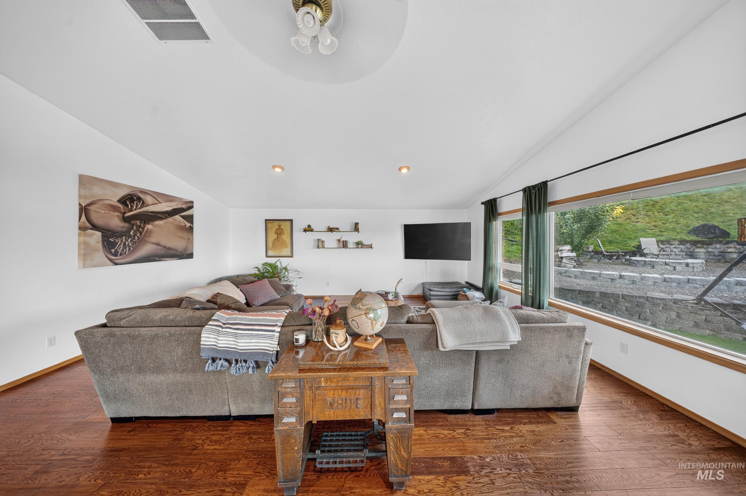5540 Finley Rd, Fruitland, Idaho 83619, 3 Bedrooms, 2 Bathrooms, Residential For Sale, Price $1,350,000, 98999916