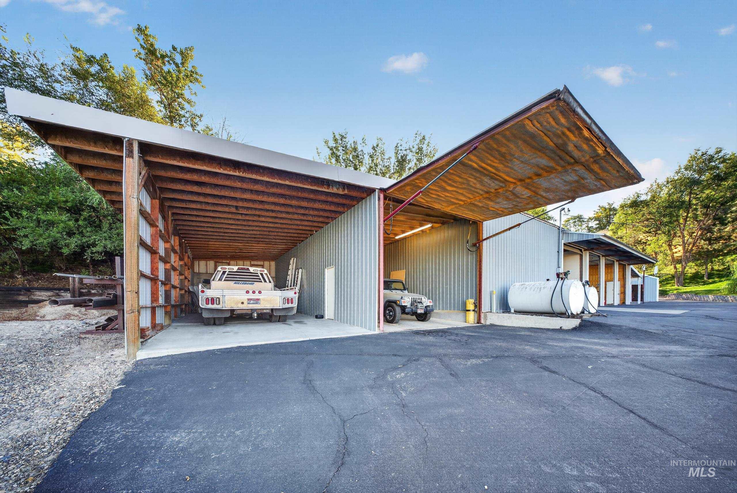 5540 Finley Rd, Fruitland, Idaho 83619, 3 Bedrooms, 2 Bathrooms, Residential For Sale, Price $1,350,000, 98999916