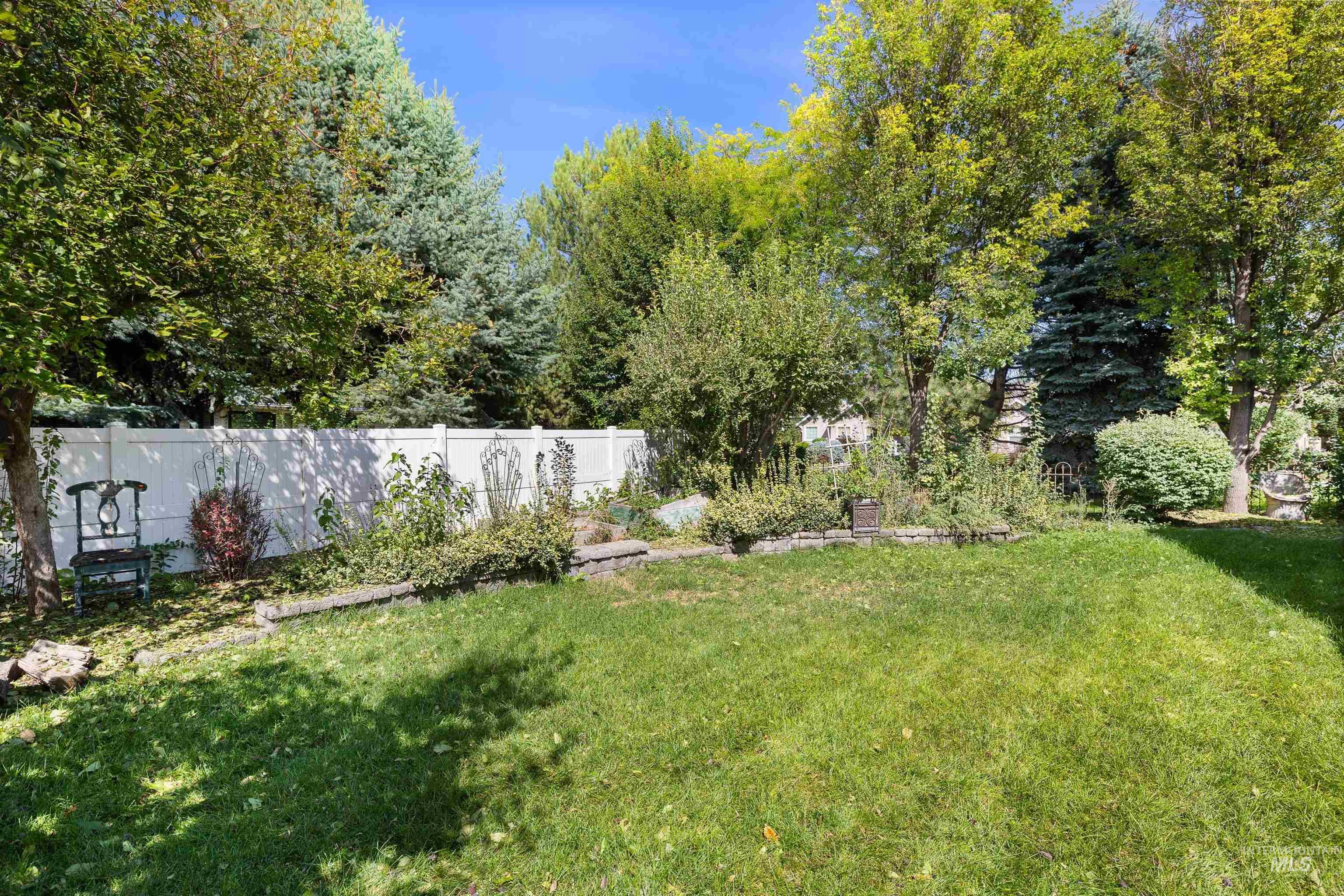 330 Shadetree Trail, Twin Falls, Idaho 83301, 3 Bedrooms, 2 Bathrooms, Residential For Sale, Price $409,900, 98999917