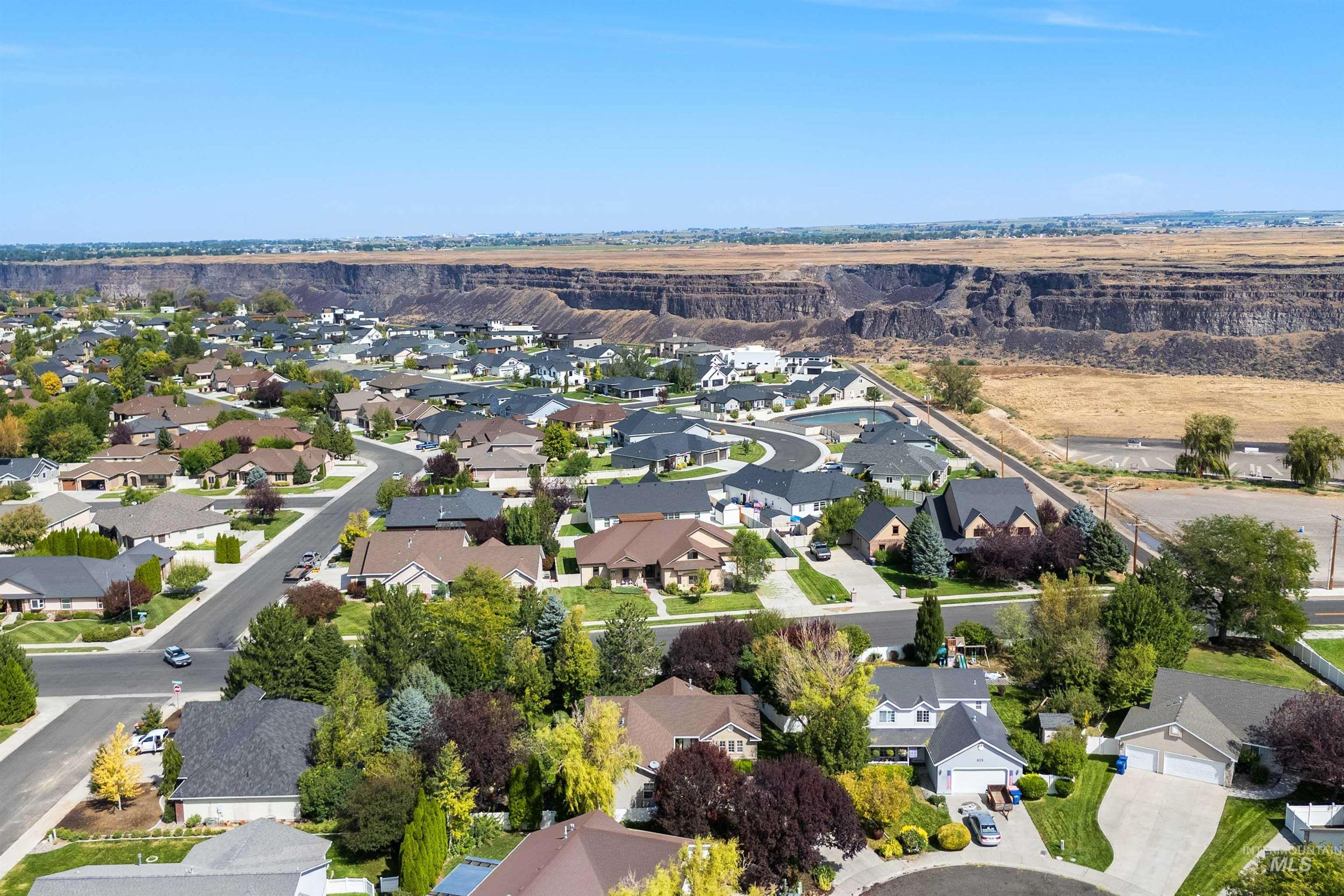 330 Shadetree Trail, Twin Falls, Idaho 83301, 3 Bedrooms, 2 Bathrooms, Residential For Sale, Price $409,900, 98999917