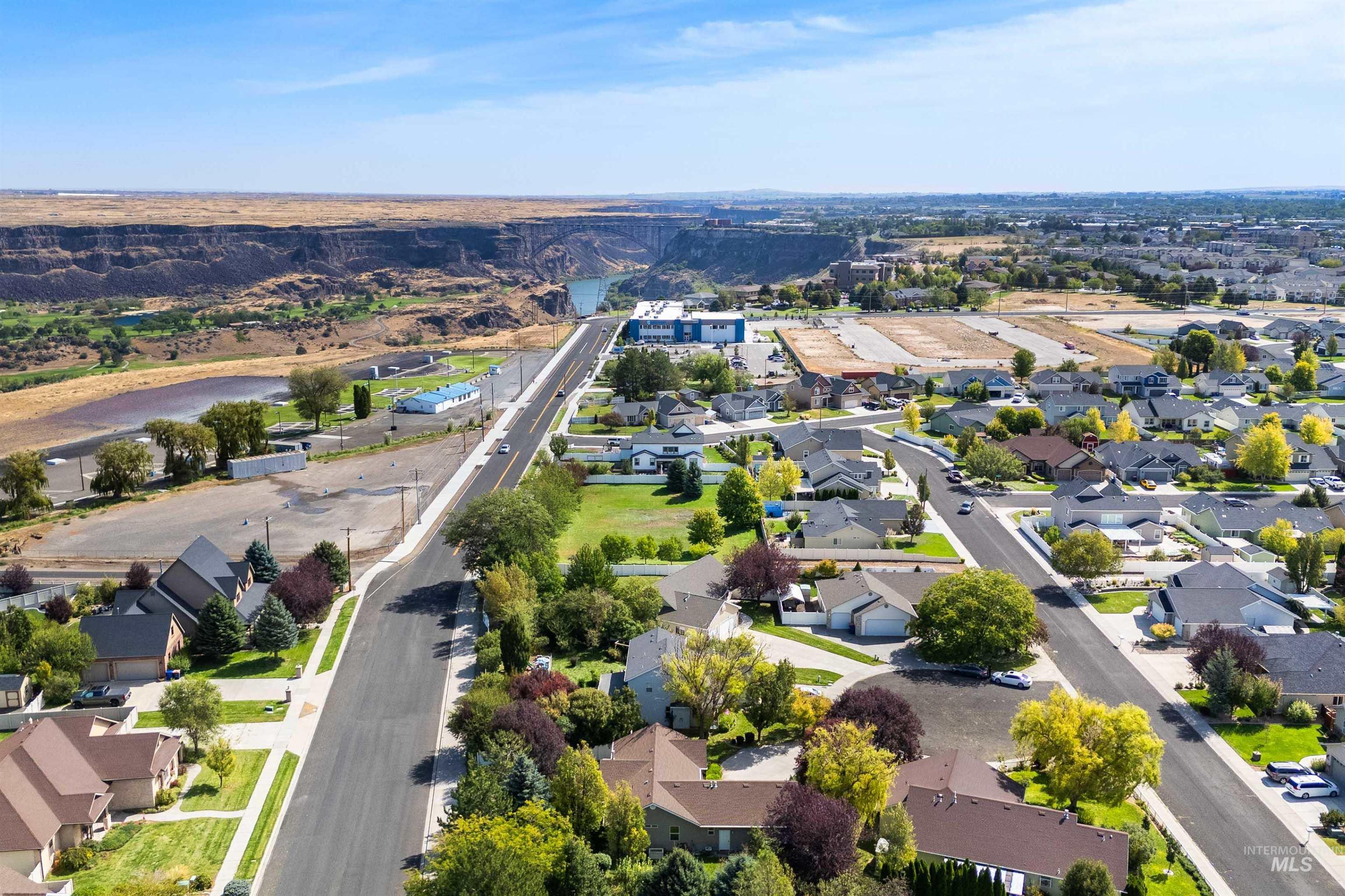 330 Shadetree Trail, Twin Falls, Idaho 83301, 3 Bedrooms, 2 Bathrooms, Residential For Sale, Price $409,900, 98999917