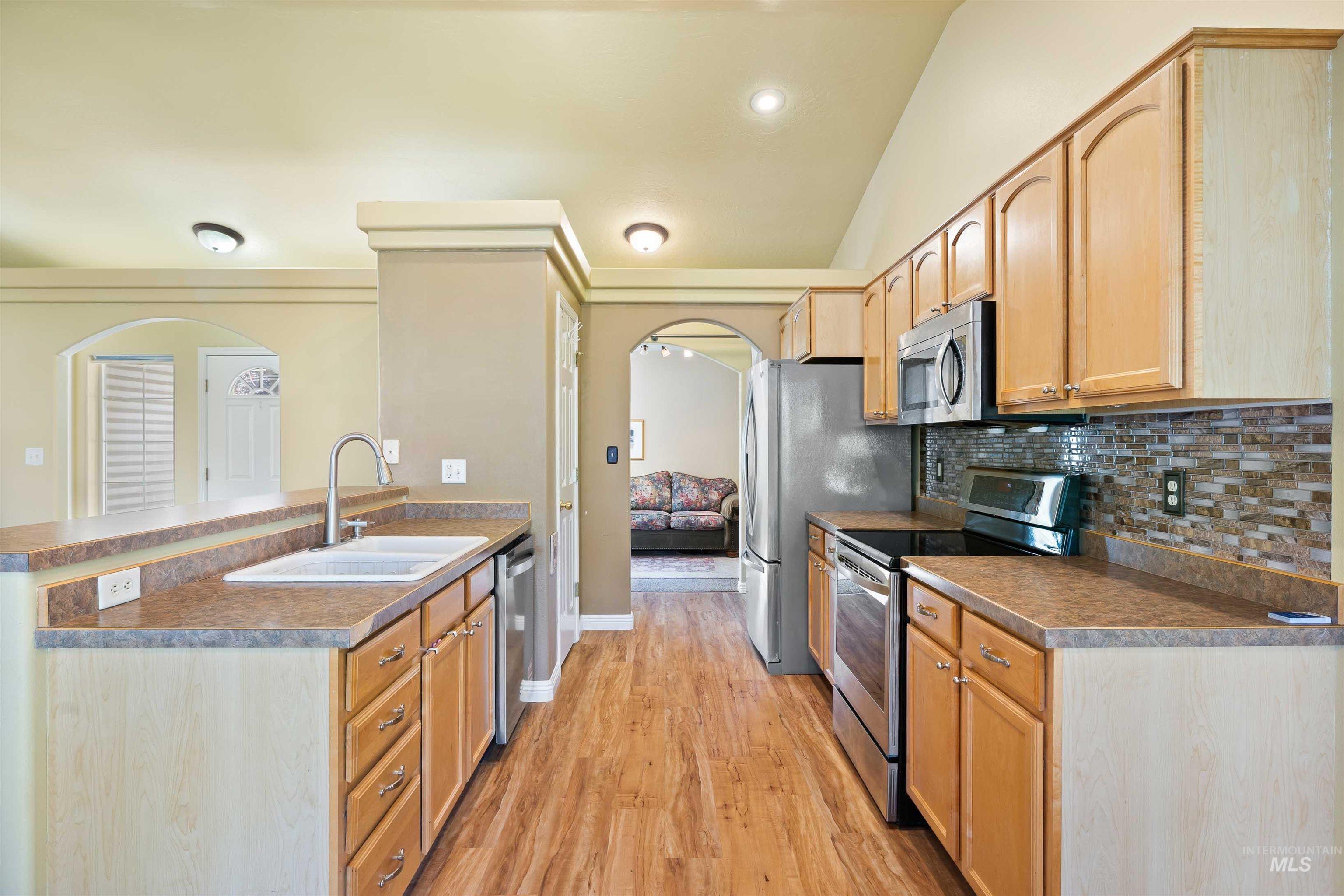 330 Shadetree Trail, Twin Falls, Idaho 83301, 3 Bedrooms, 2 Bathrooms, Residential For Sale, Price $409,900, 98999917