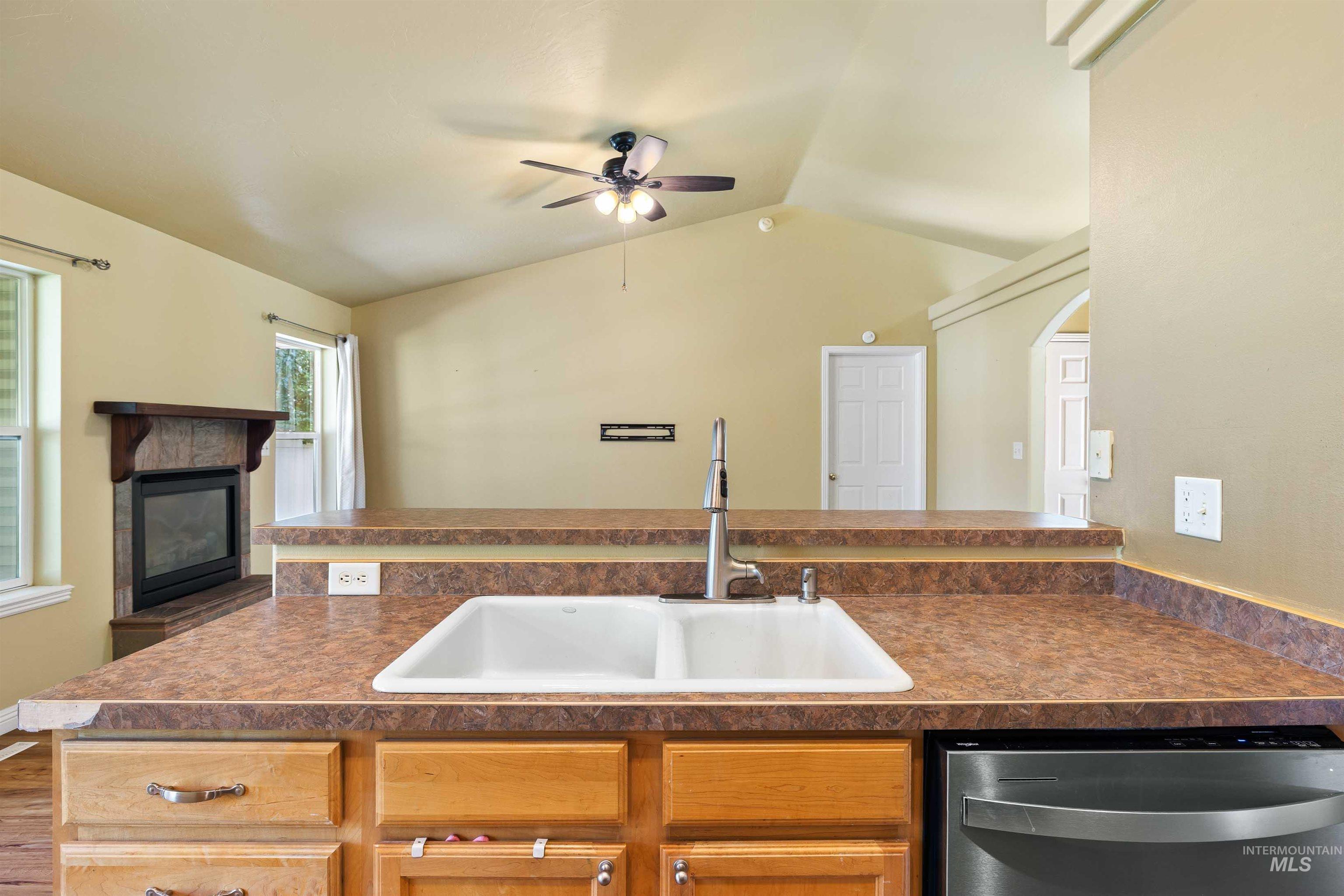 330 Shadetree Trail, Twin Falls, Idaho 83301, 3 Bedrooms, 2 Bathrooms, Residential For Sale, Price $409,900, 98999917