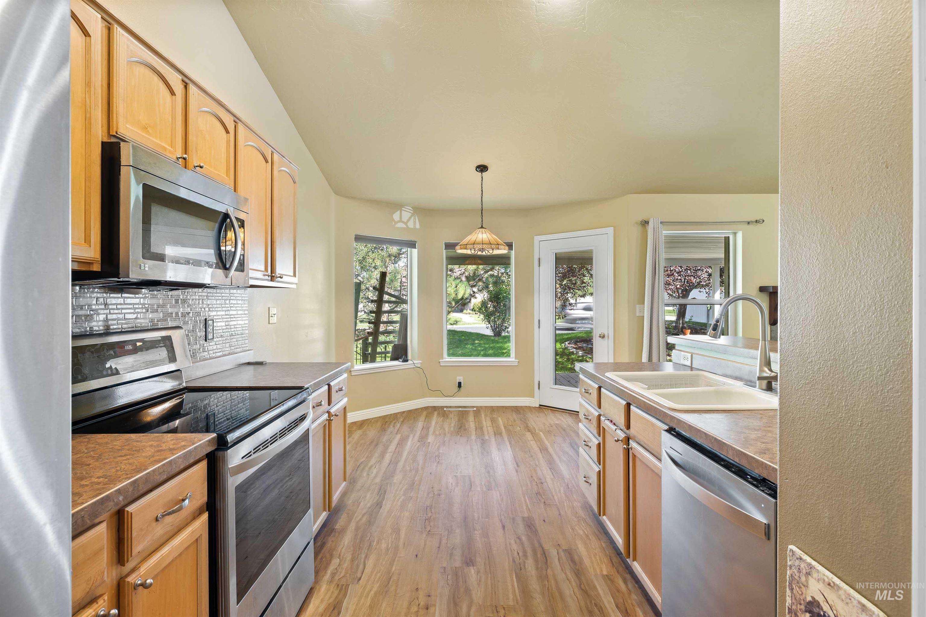 330 Shadetree Trail, Twin Falls, Idaho 83301, 3 Bedrooms, 2 Bathrooms, Residential For Sale, Price $409,900, 98999917