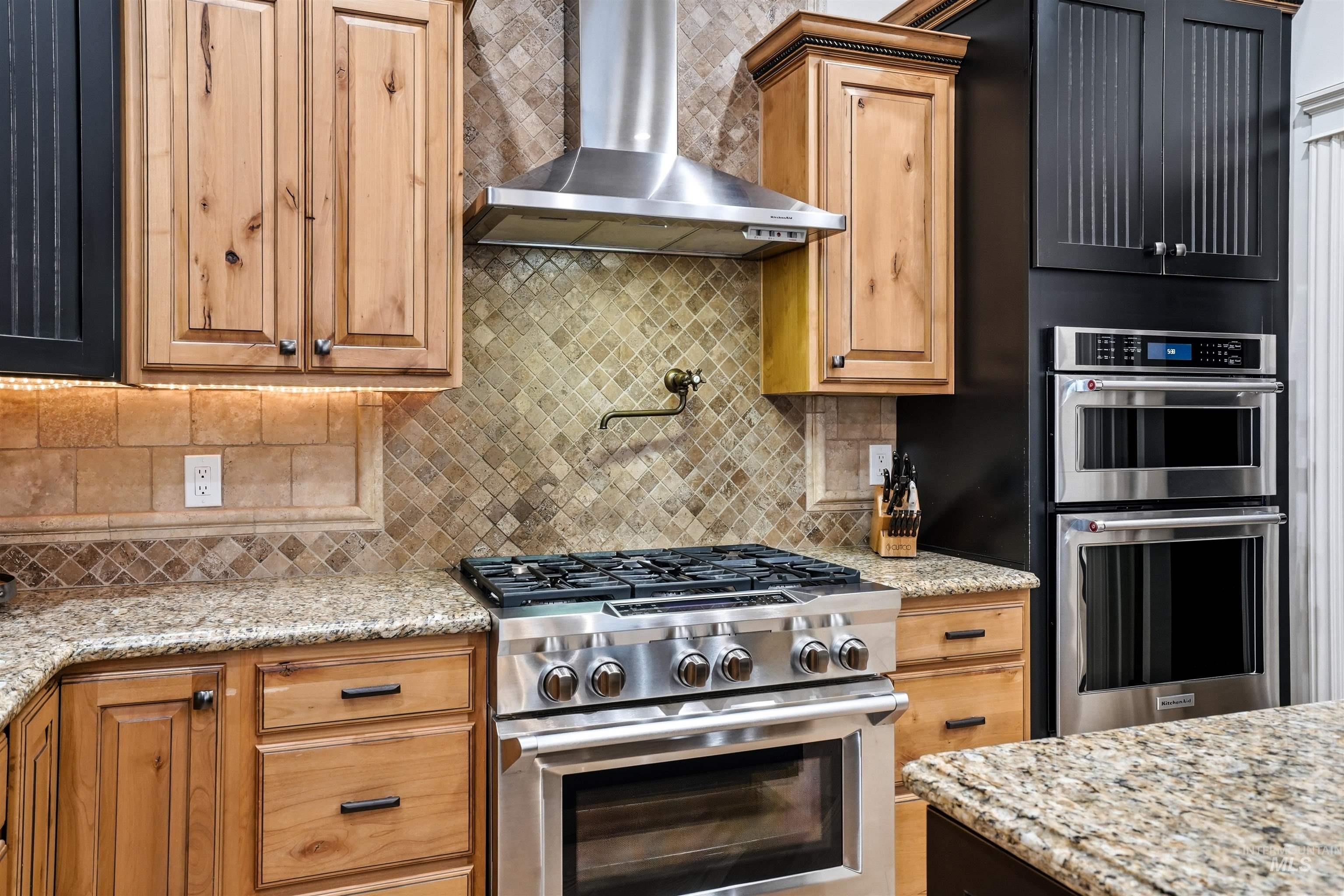 1650 S Stream Pointe Ln, Eagle, Idaho 83616, 3 Bedrooms, 2.5 Bathrooms, Residential For Sale, Price $998,000, 98999919