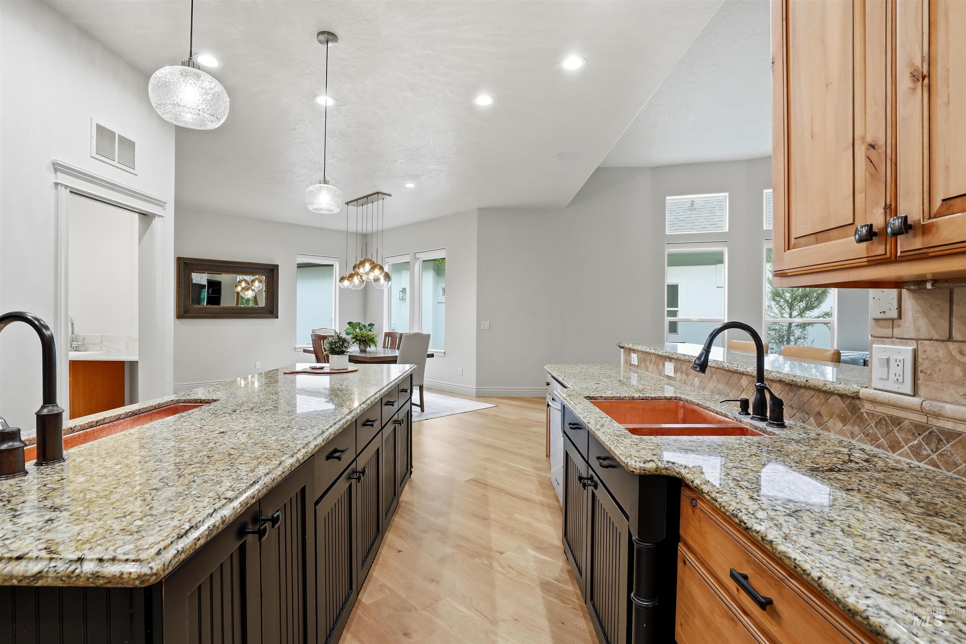 1650 S Stream Pointe Ln, Eagle, Idaho 83616, 3 Bedrooms, 2.5 Bathrooms, Residential For Sale, Price $998,000, 98999919