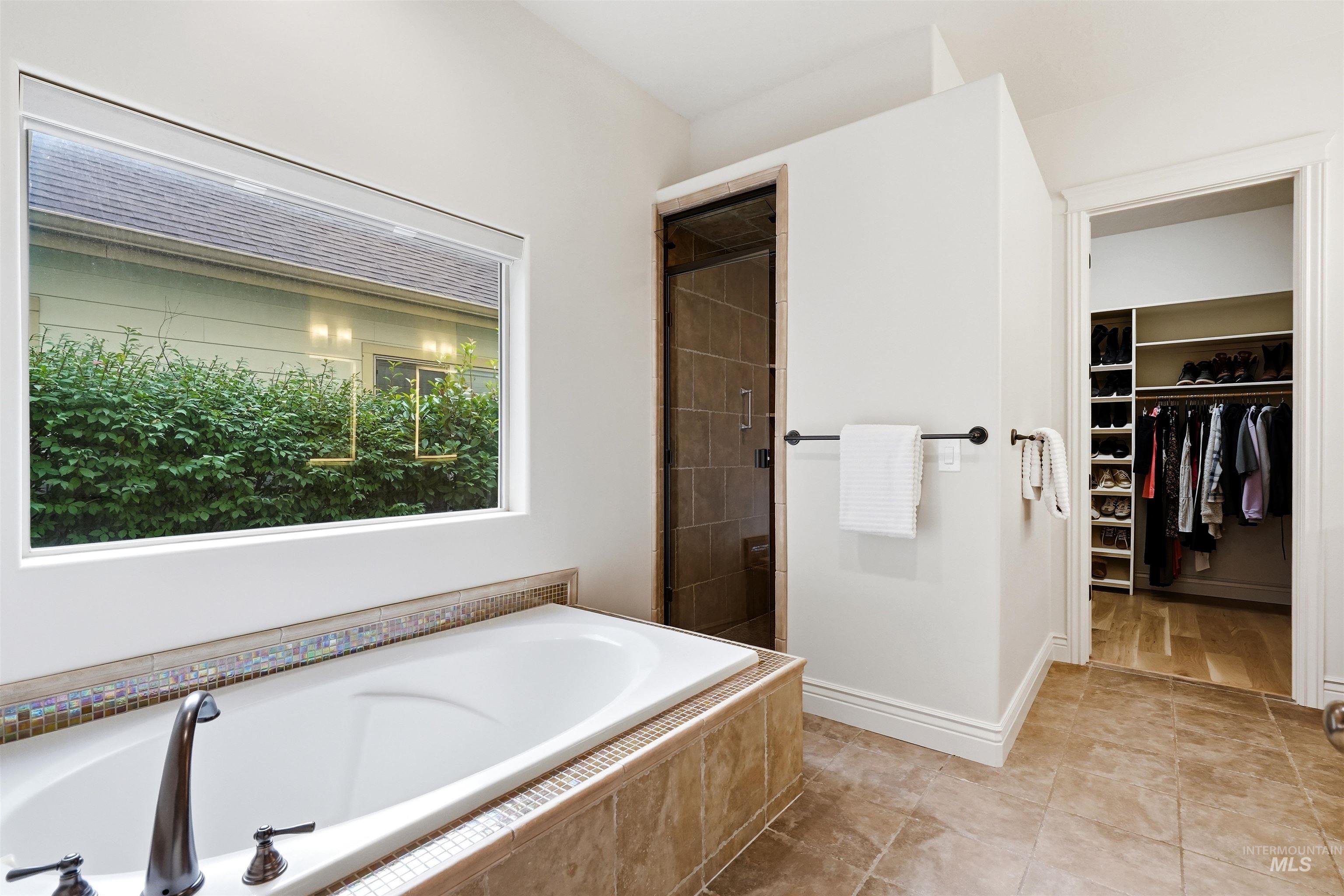 1650 S Stream Pointe Ln, Eagle, Idaho 83616, 3 Bedrooms, 2.5 Bathrooms, Residential For Sale, Price $998,000, 98999919
