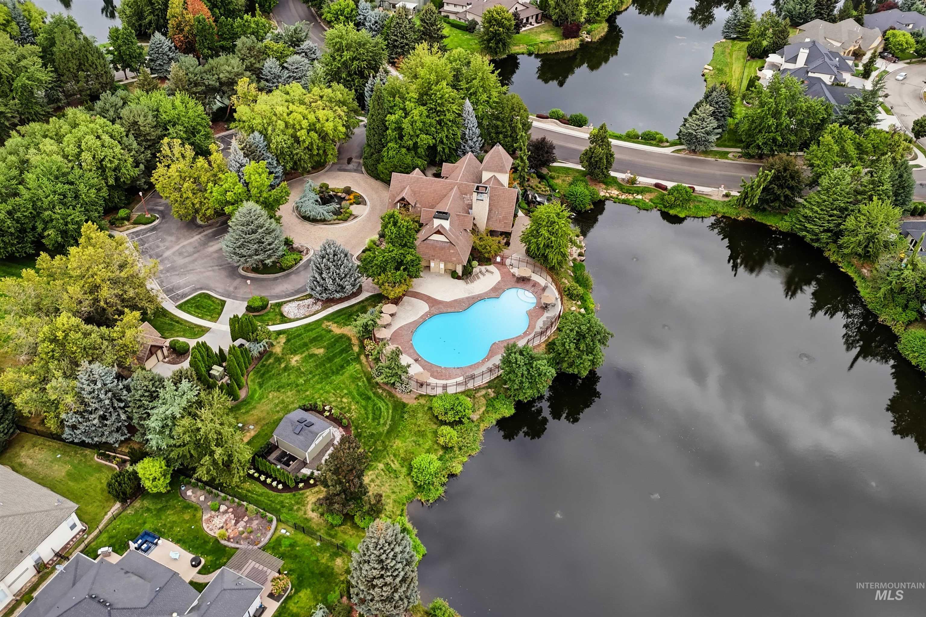 1650 S Stream Pointe Ln, Eagle, Idaho 83616, 3 Bedrooms, 2.5 Bathrooms, Residential For Sale, Price $998,000, 98999919