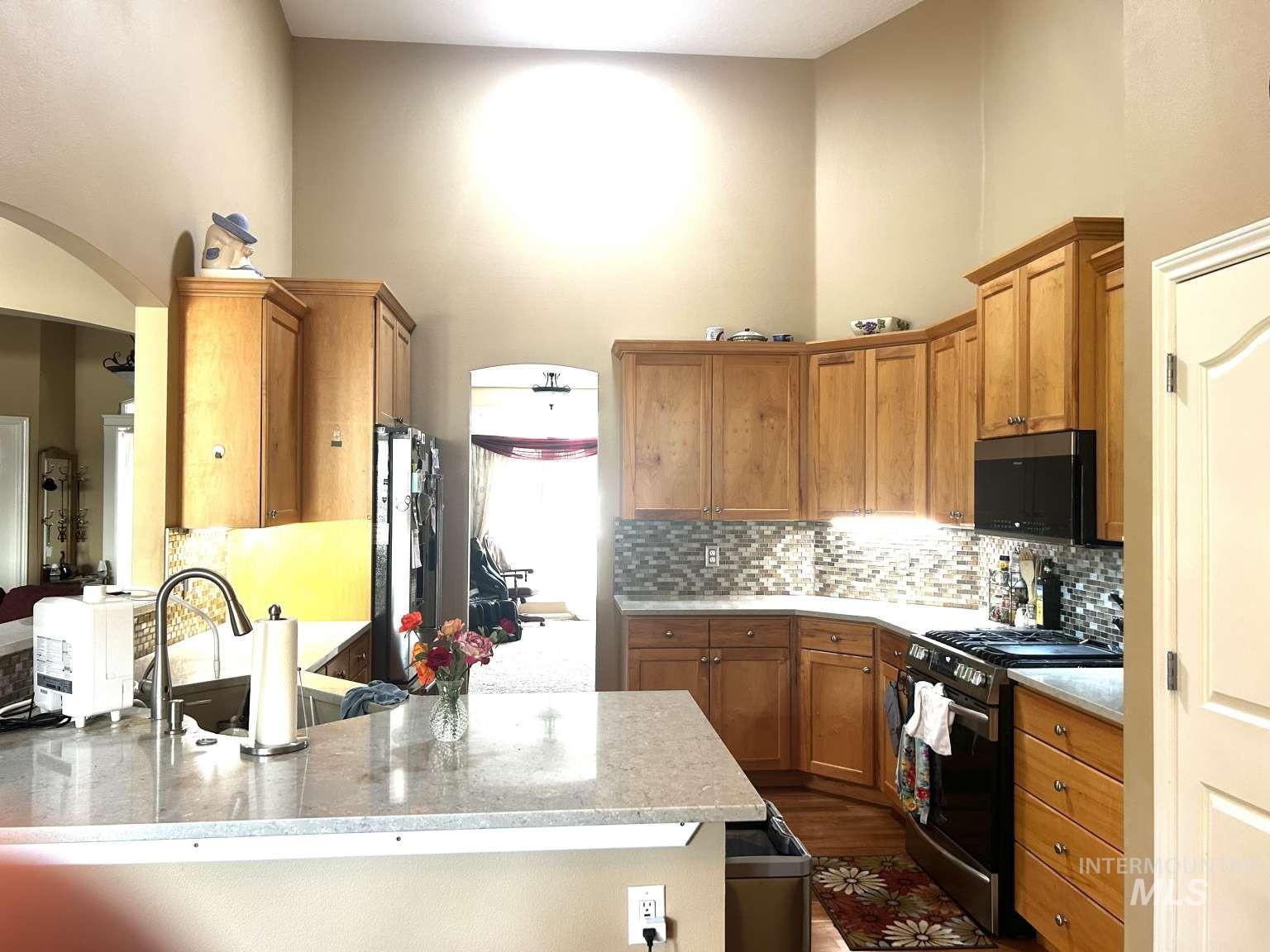 3738 N Hollymount Way, Meridian, Idaho 83646, 3 Bedrooms, 2 Bathrooms, Residential For Sale, Price $624,900, 98999924