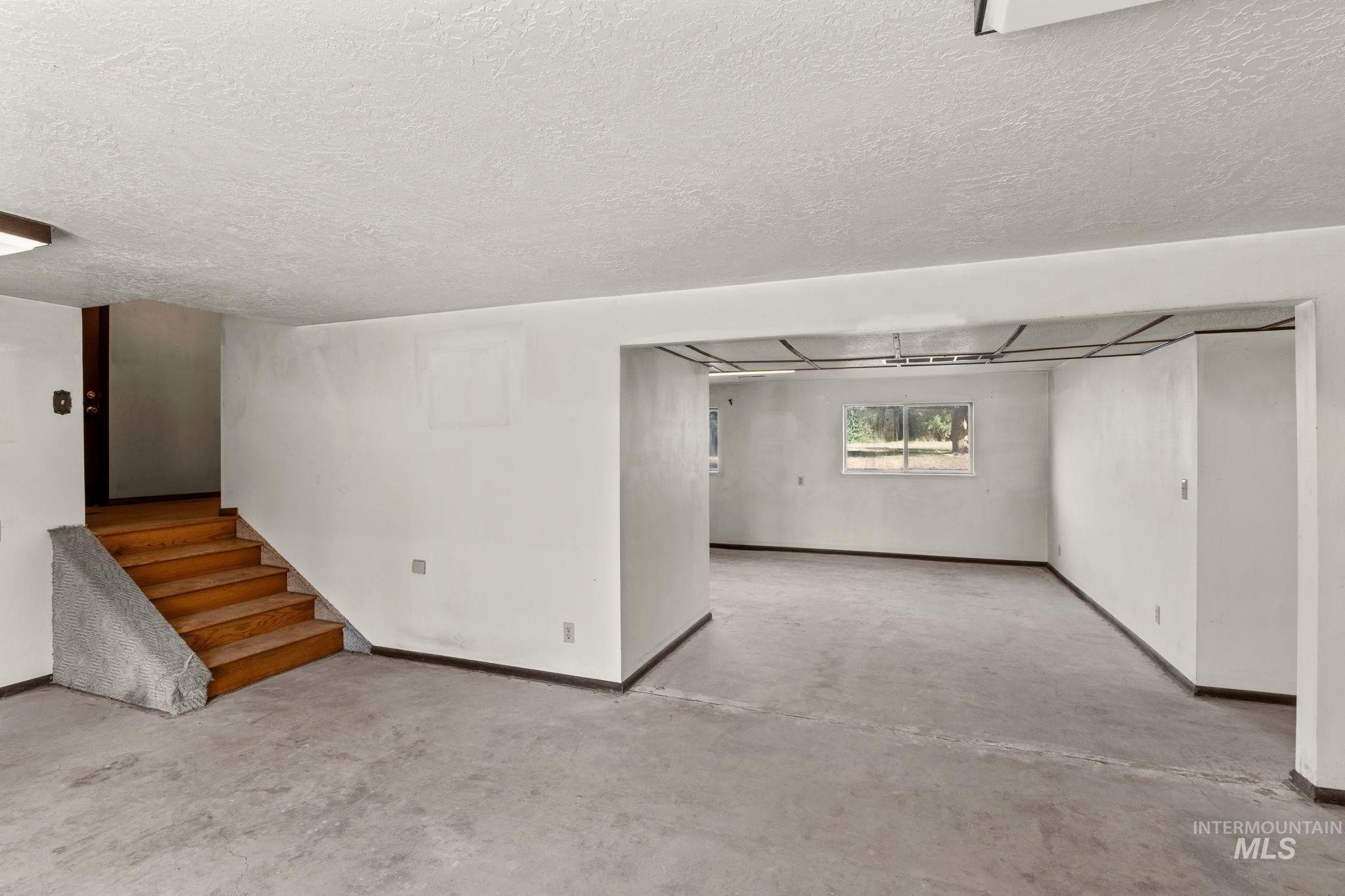1296 E 4400 N, Buhl, Idaho 83316, 5 Bedrooms, 3 Bathrooms, Residential For Sale, Price $20,000,MLS 98999925