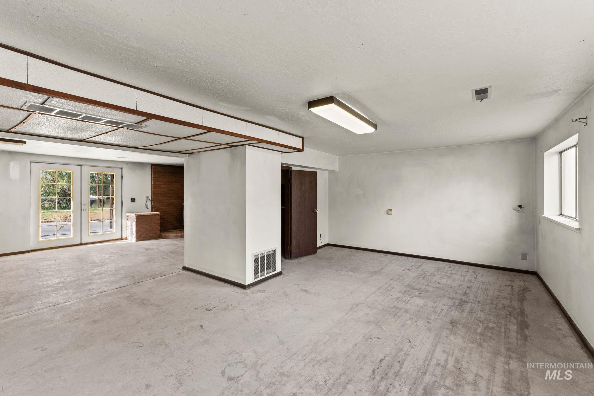1296 E 4400 N, Buhl, Idaho 83316, 5 Bedrooms, 3 Bathrooms, Residential For Sale, Price $20,000,MLS 98999925