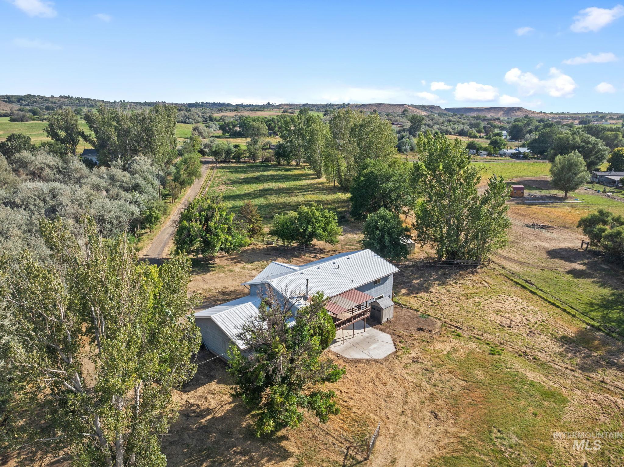 1296 E 4400 N, Buhl, Idaho 83316, 5 Bedrooms, 3 Bathrooms, Residential For Sale, Price $20,000,MLS 98999925