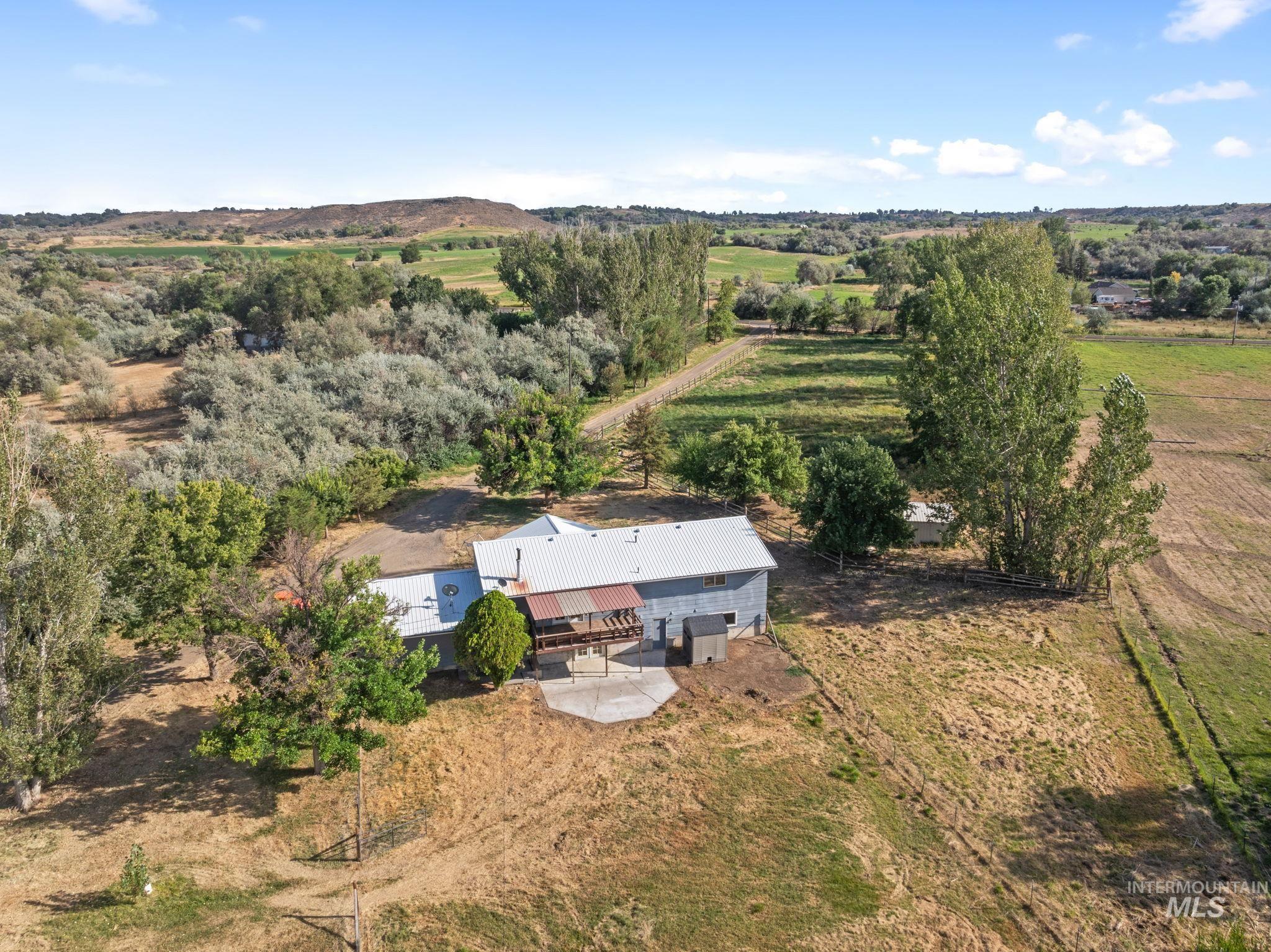 1296 E 4400 N, Buhl, Idaho 83316, 5 Bedrooms, 3 Bathrooms, Residential For Sale, Price $20,000,MLS 98999925