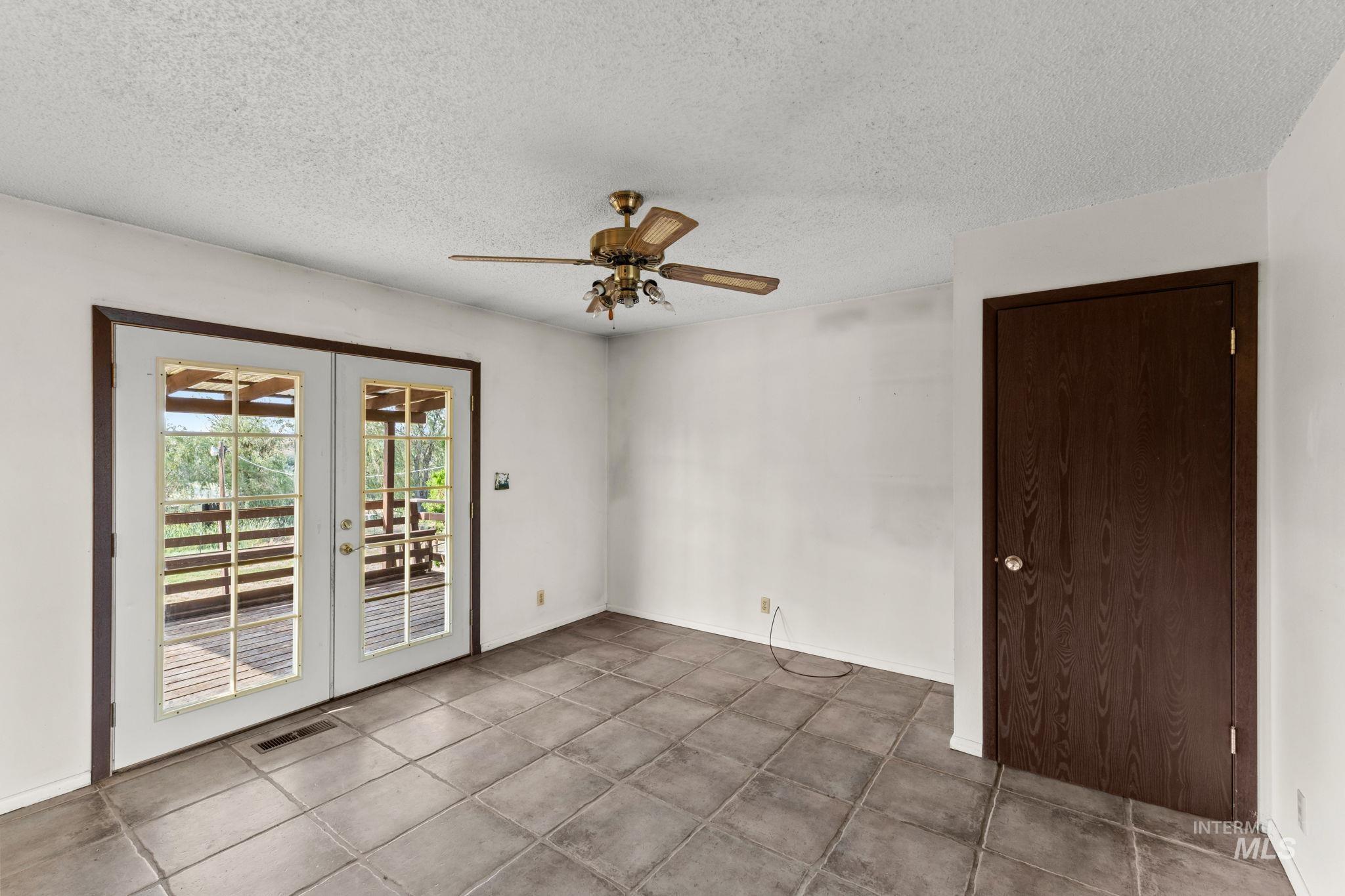 1296 E 4400 N, Buhl, Idaho 83316, 5 Bedrooms, 3 Bathrooms, Residential For Sale, Price $20,000,MLS 98999925