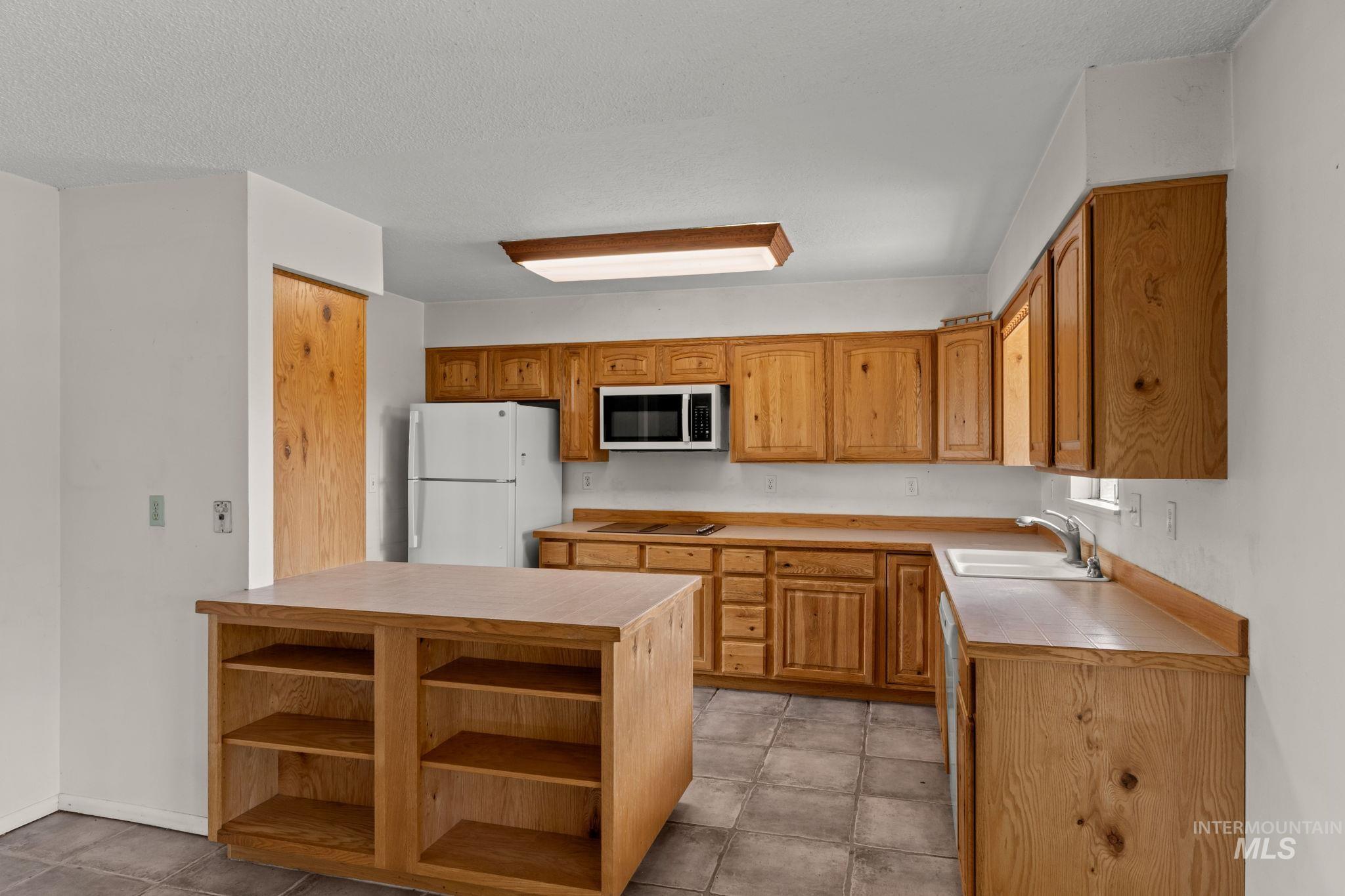 1296 E 4400 N, Buhl, Idaho 83316, 5 Bedrooms, 3 Bathrooms, Residential For Sale, Price $20,000,MLS 98999925