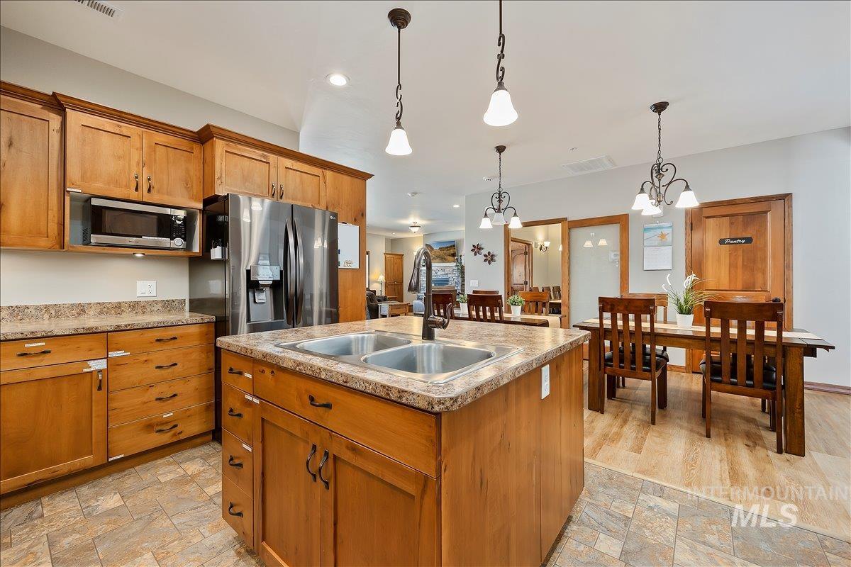 1221 21st, Heyburn, Idaho 83336, Residential Income For Sale, Price $890,000,MLS 98999935