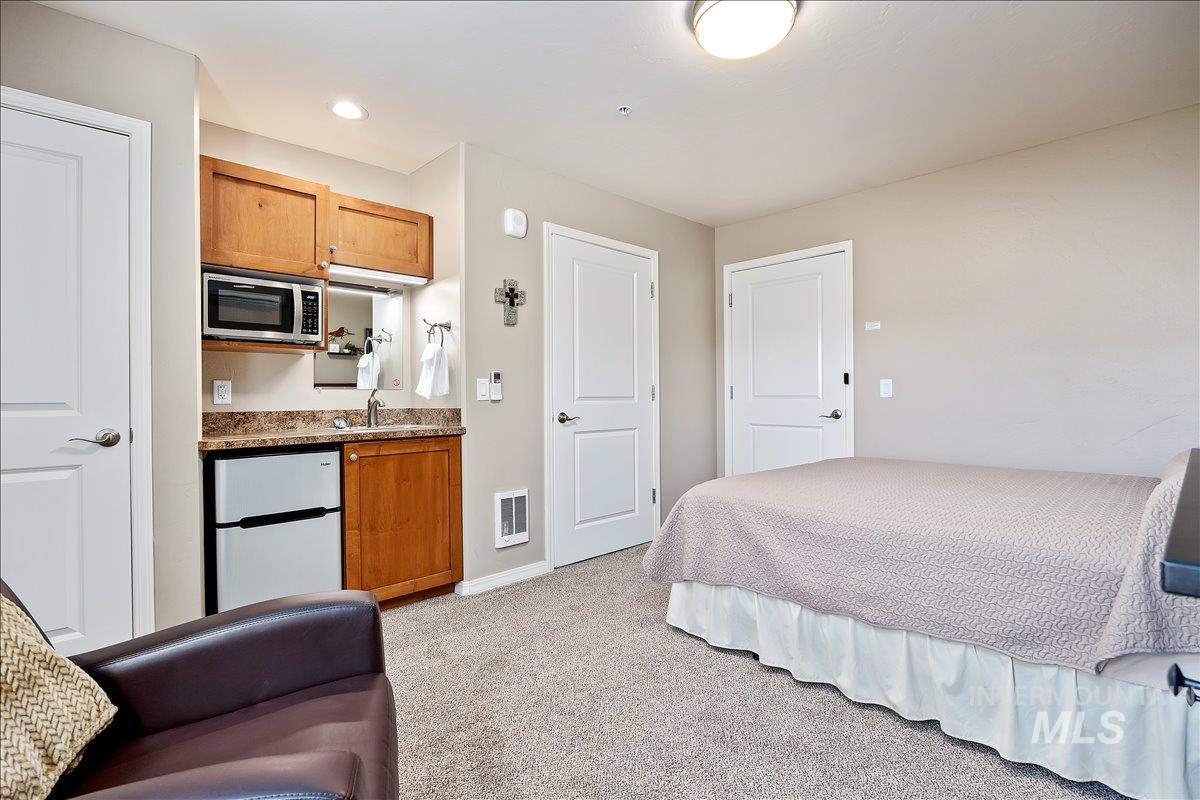 1221 21st, Heyburn, Idaho 83336, Residential Income For Sale, Price $890,000,MLS 98999935