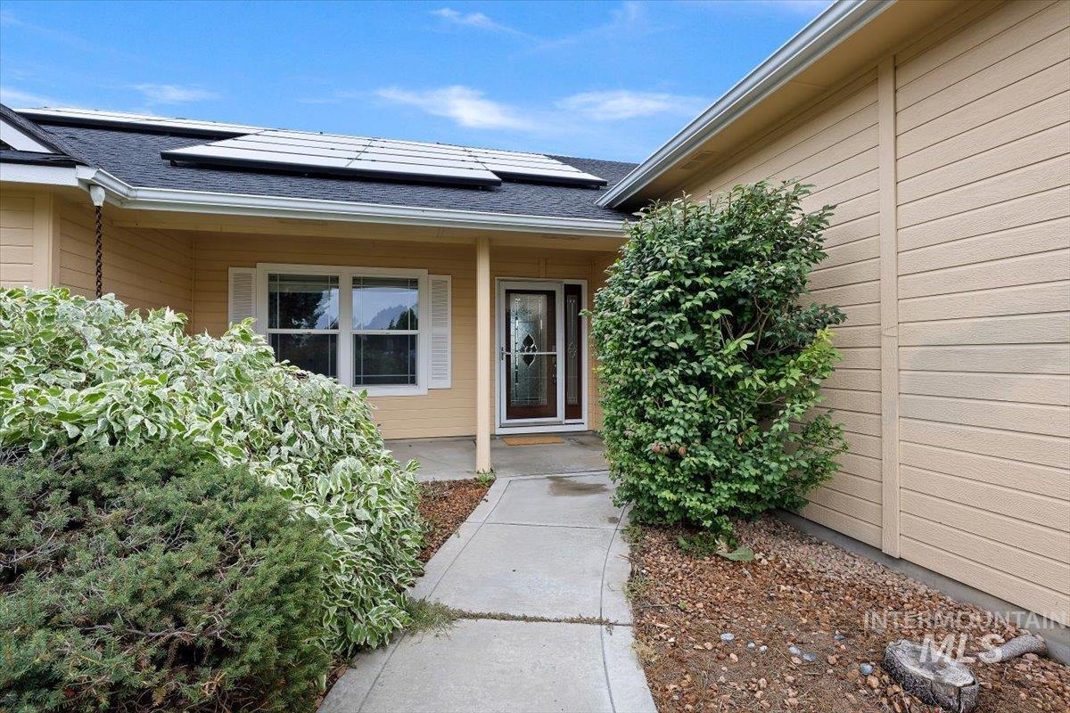 4000 E Chesapeake Dr, Nampa, Idaho 83686, 4 Bedrooms, 3 Bathrooms, Residential For Sale, Price $550,000,MLS 98999939