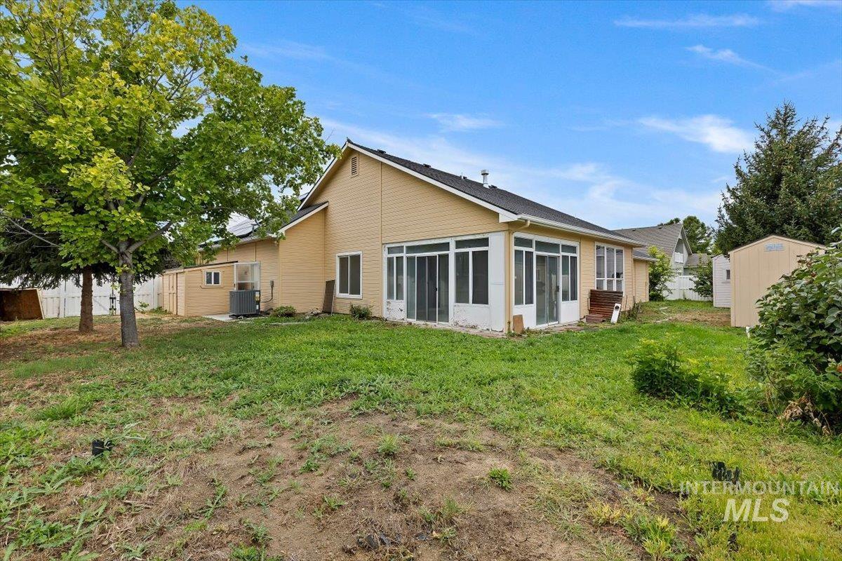 4000 E Chesapeake Dr, Nampa, Idaho 83686, 4 Bedrooms, 3 Bathrooms, Residential For Sale, Price $550,000,MLS 98999939