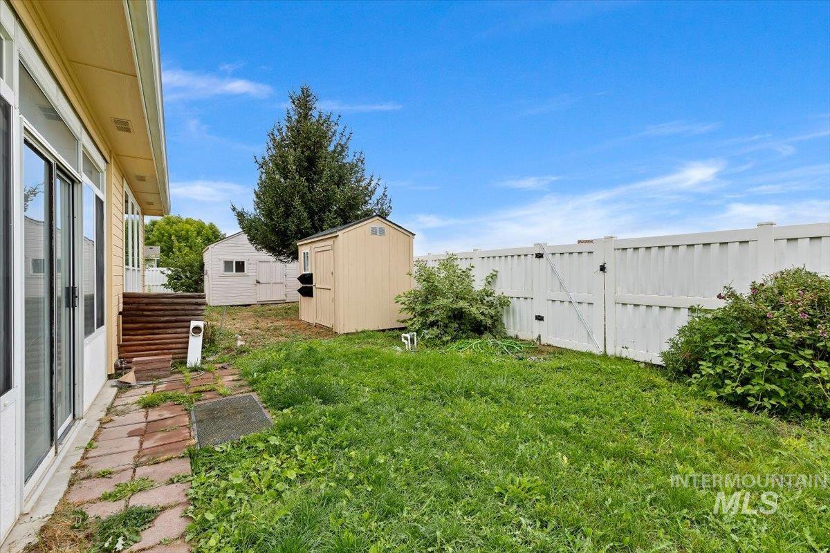 4000 E Chesapeake Dr, Nampa, Idaho 83686, 4 Bedrooms, 3 Bathrooms, Residential For Sale, Price $550,000,MLS 98999939