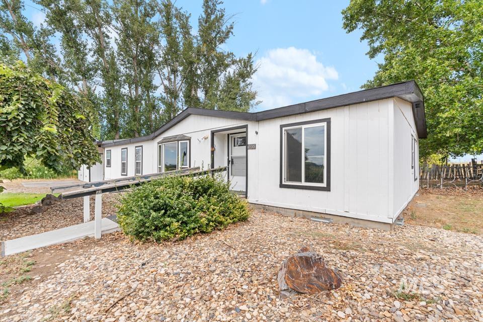 2735 NE 25 Avenue, Payette, Idaho 83661, 4 Bedrooms, 2 Bathrooms, Residential For Sale, Price $389,000, 98999946