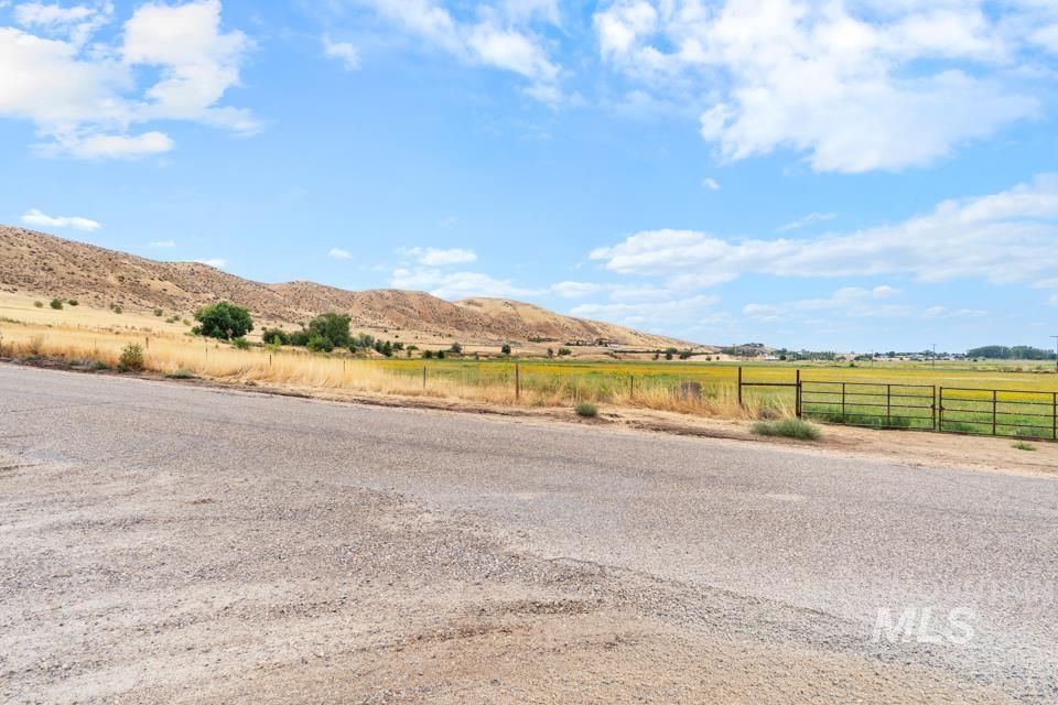 2735 NE 25 Avenue, Payette, Idaho 83661, 4 Bedrooms, 2 Bathrooms, Residential For Sale, Price $389,000, 98999946