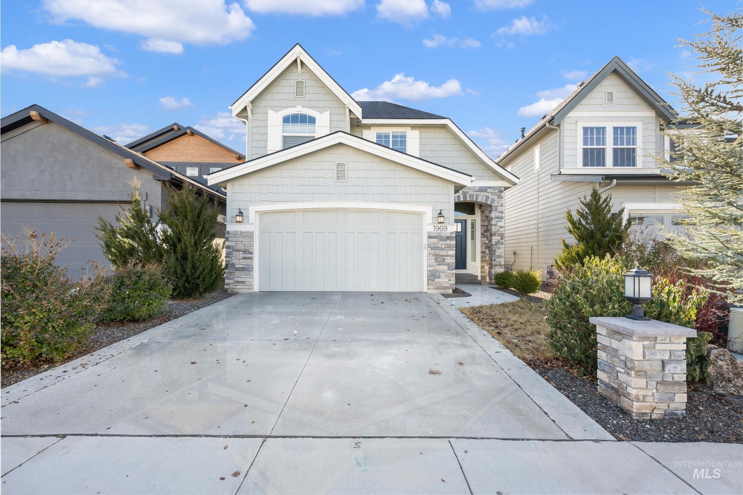 1969 E Presidential Drive, Meridian, Idaho 83642, 3 Bedrooms, 2.5 Bathrooms, Residential For Sale, Price $529,900,MLS 98999948