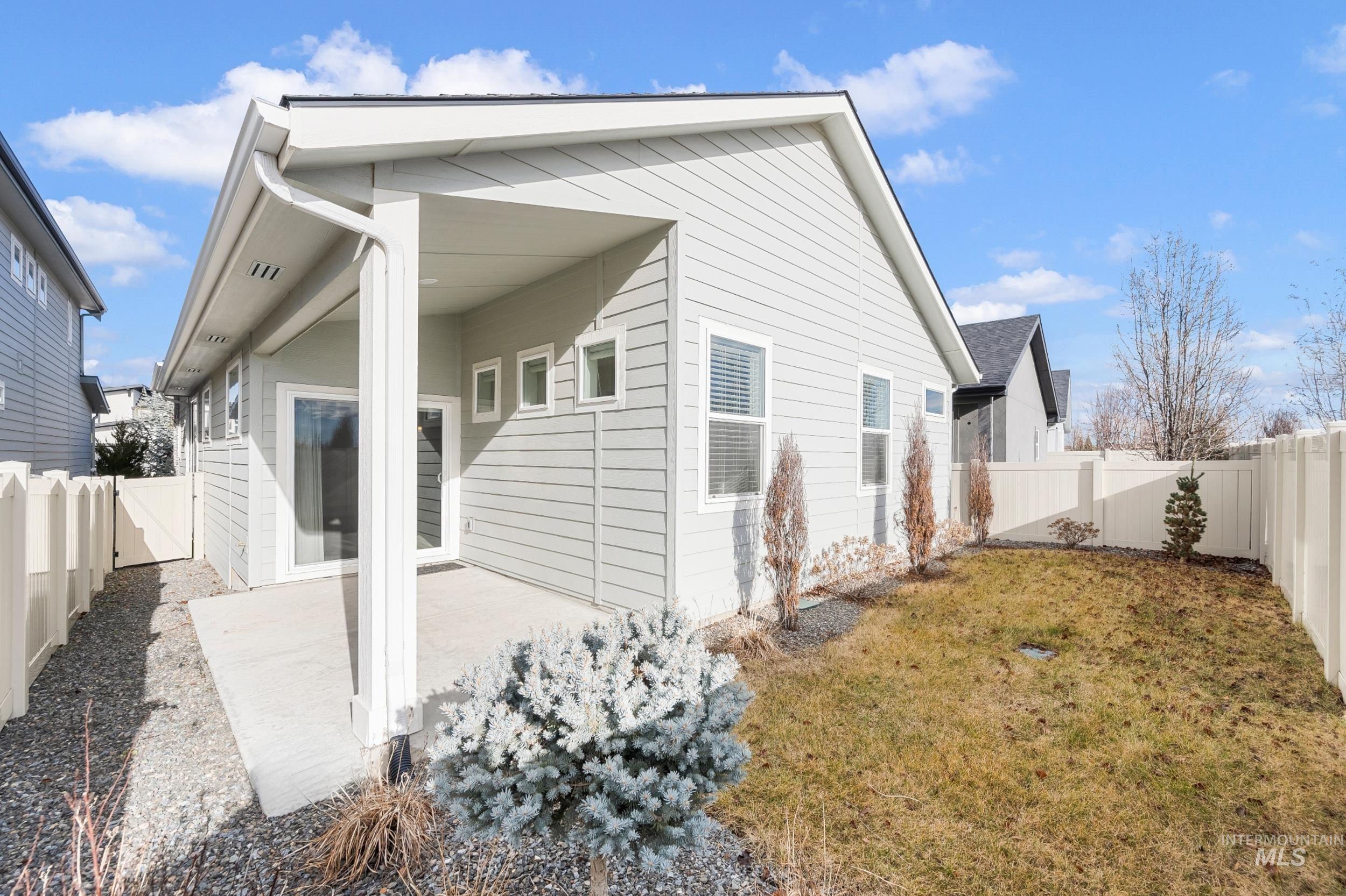 1969 E Presidential Drive, Meridian, Idaho 83642, 3 Bedrooms, 2.5 Bathrooms, Residential For Sale, Price $529,900,MLS 98999948