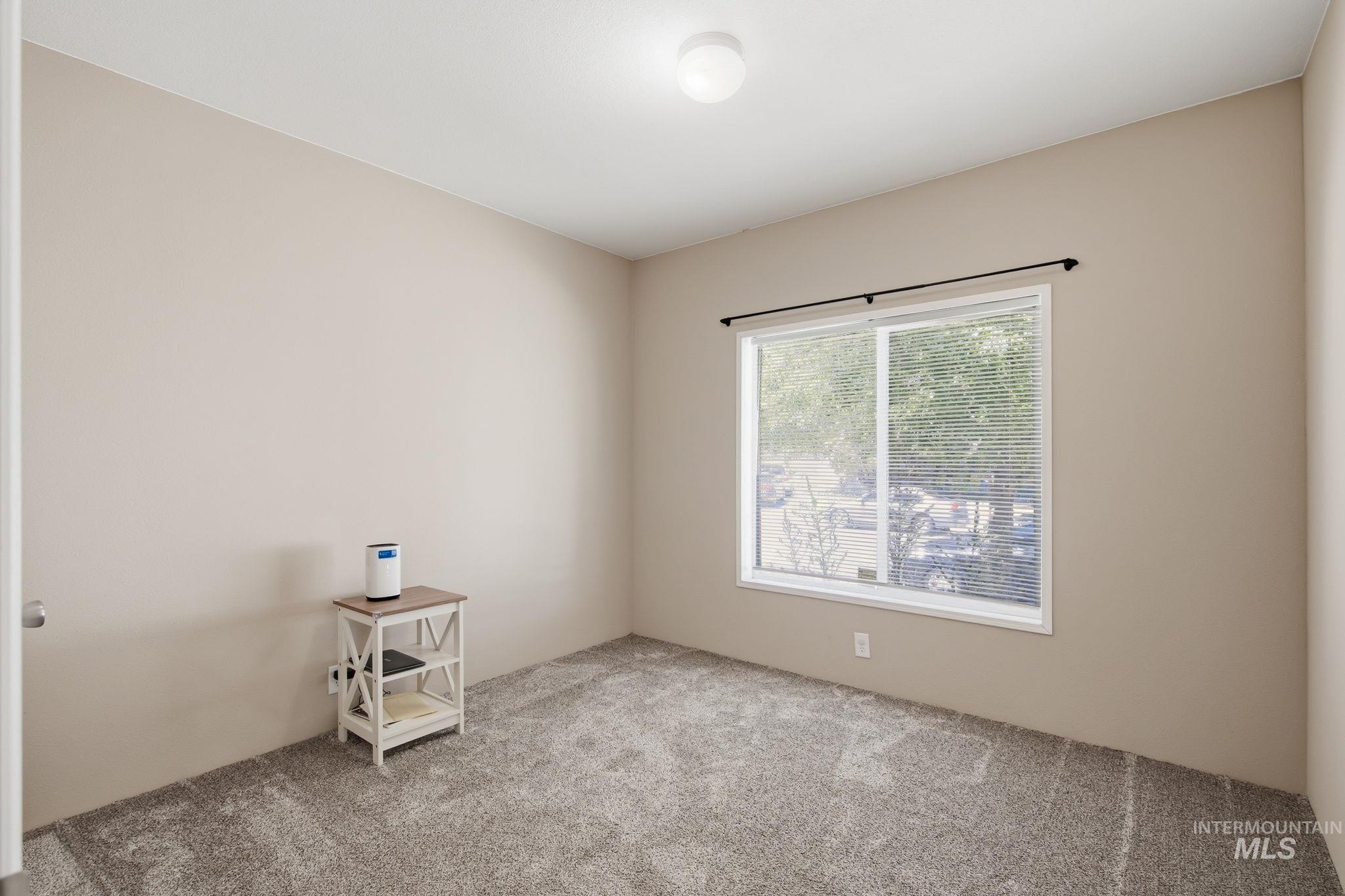 1252 N Timathy Lane, Boise, Idaho 83713, 3 Bedrooms, 2 Bathrooms, Residential For Sale, Price $169,900,MLS 98999950