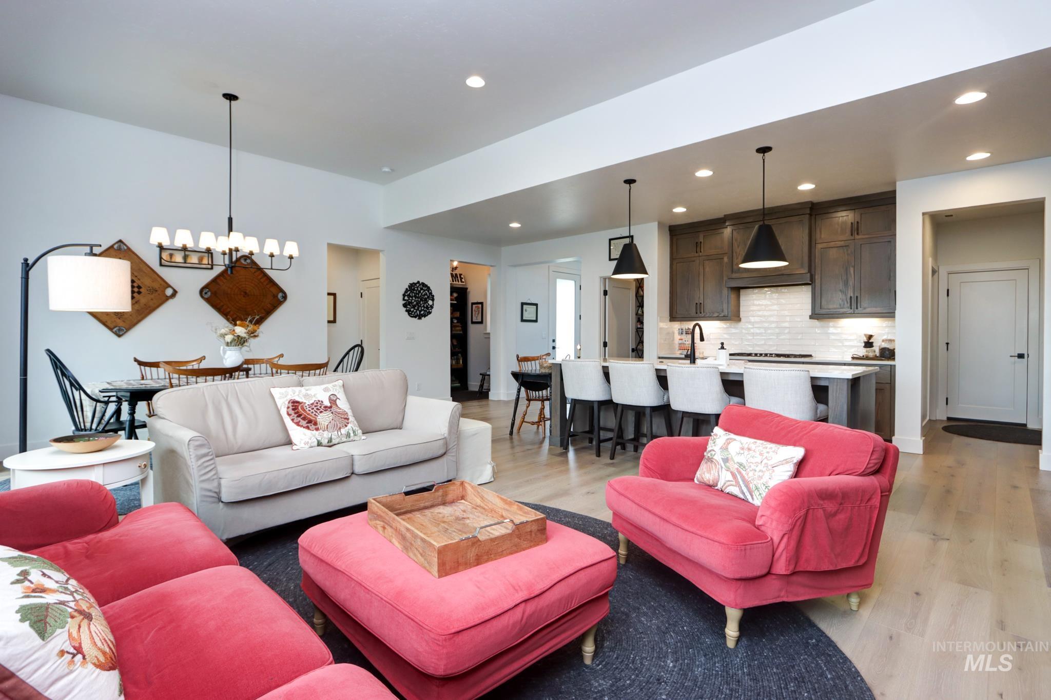 8361 W Meltwater Ln, Eagle, Idaho 83616, 3 Bedrooms, 2 Bathrooms, Residential For Sale, Price $599,900,MLS 98999952
