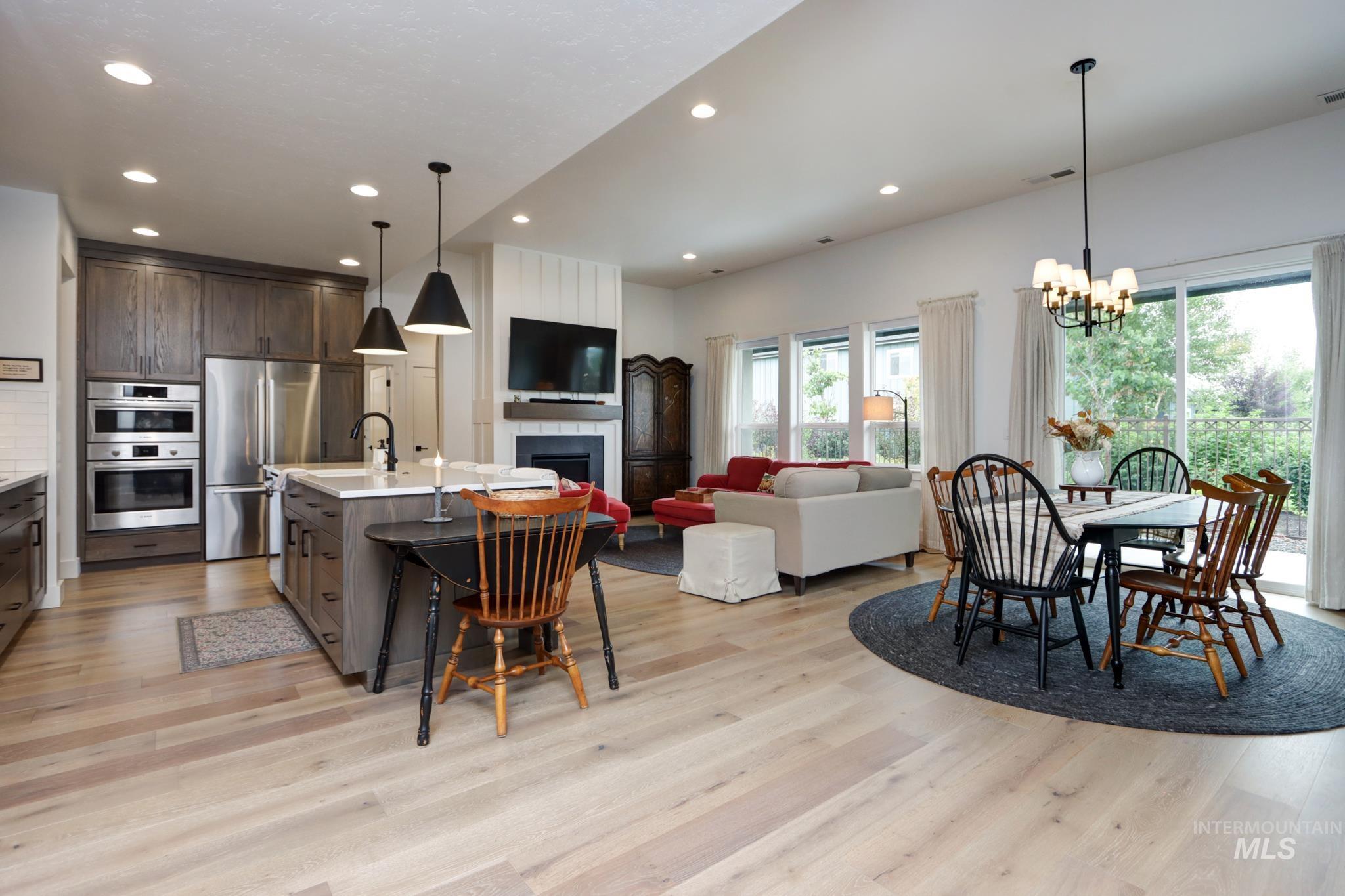 8361 W Meltwater Ln, Eagle, Idaho 83616, 3 Bedrooms, 2 Bathrooms, Residential For Sale, Price $599,900,MLS 98999952