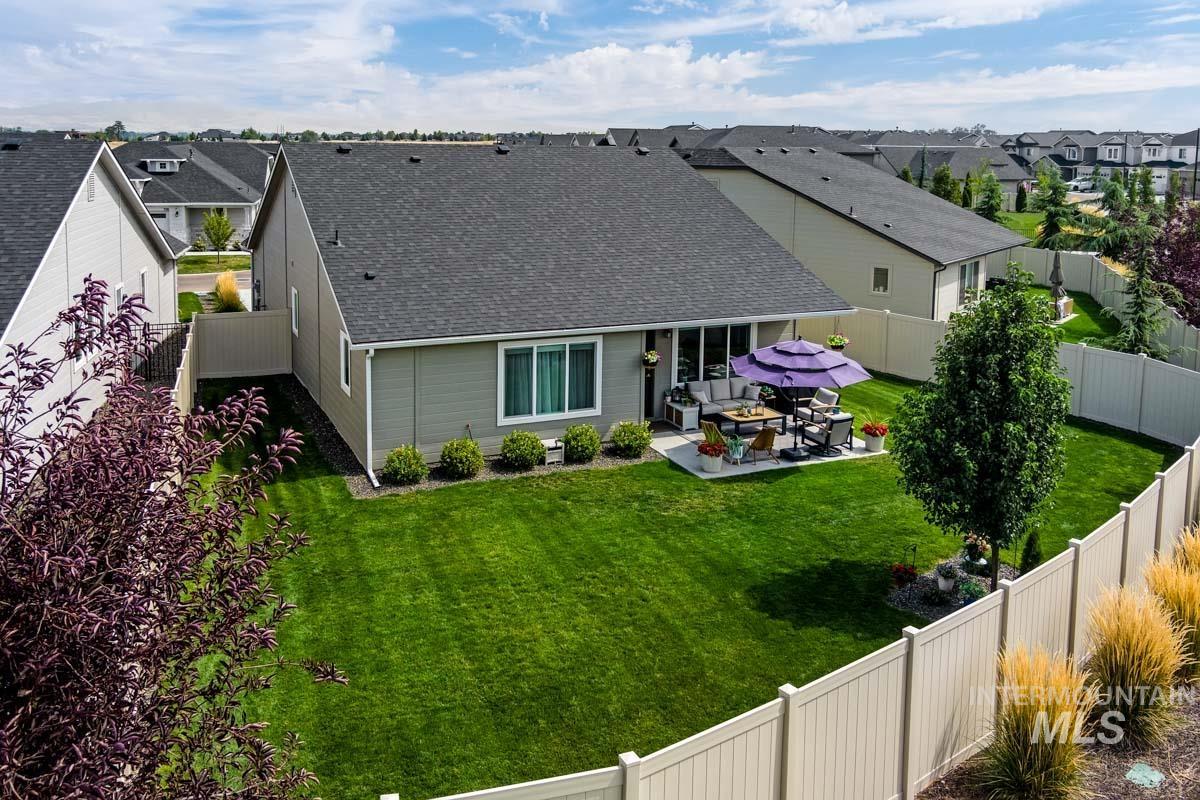 348 W Radiant Ridge, Meridian, Idaho 83642, 3 Bedrooms, 2 Bathrooms, Residential For Sale, Price $479,800, 98999953