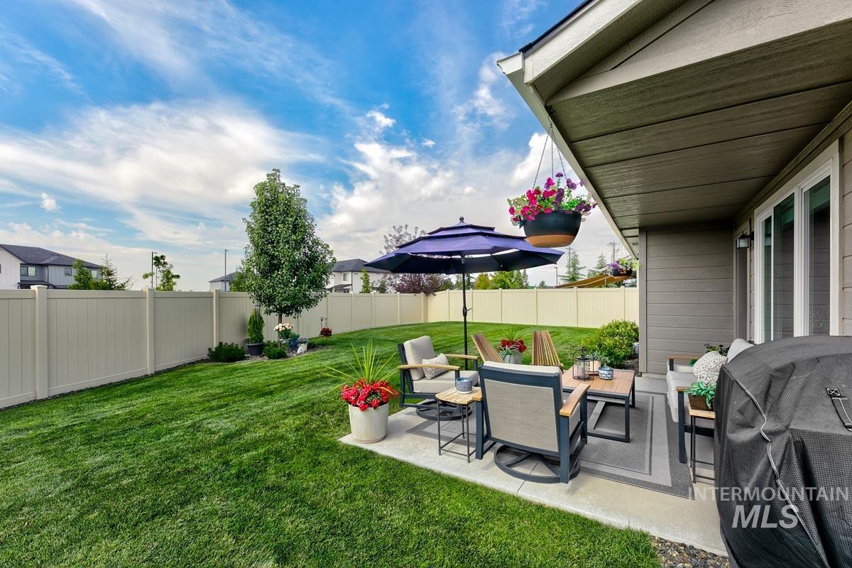 348 W Radiant Ridge, Meridian, Idaho 83642, 3 Bedrooms, 2 Bathrooms, Residential For Sale, Price $479,800, 98999953