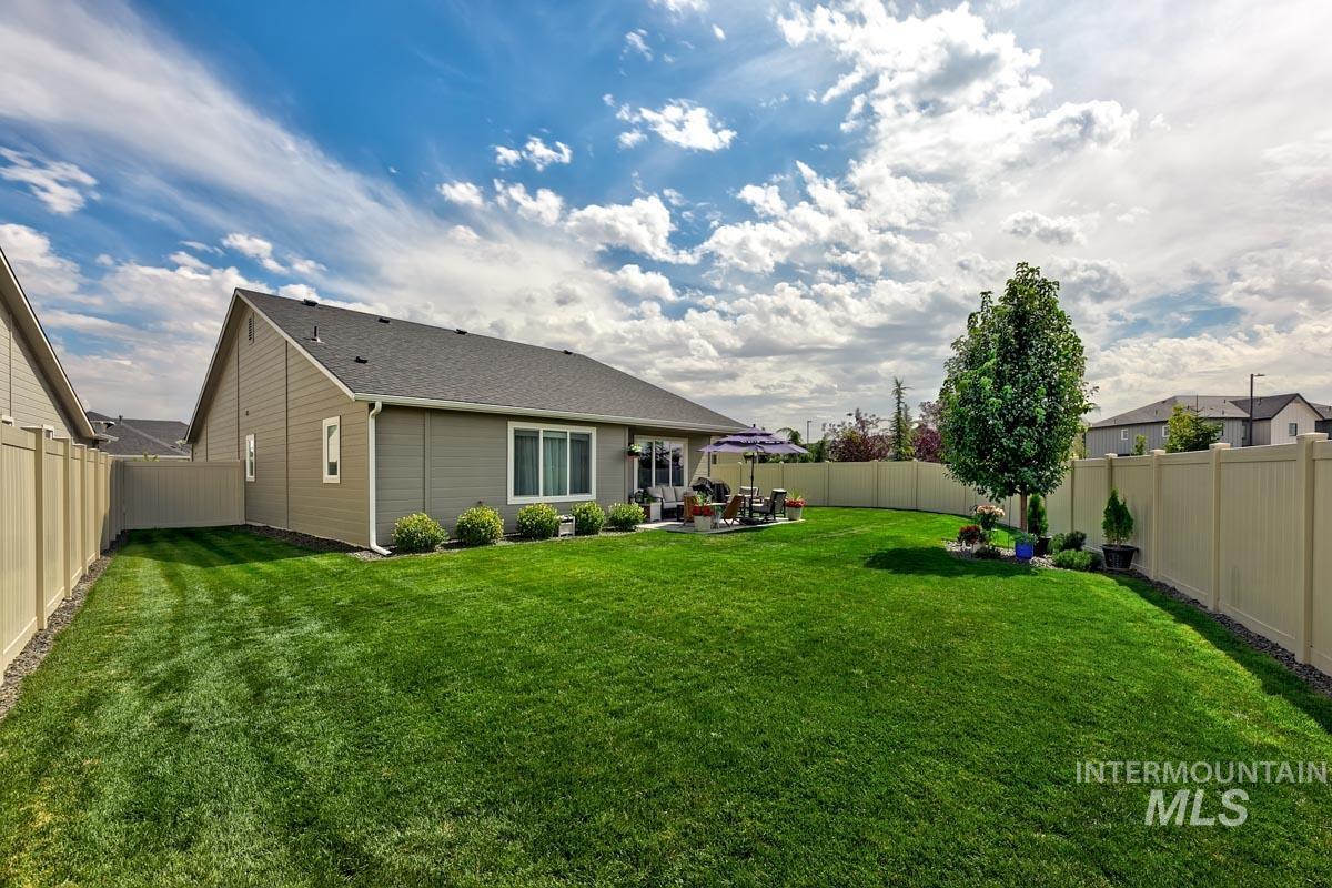 348 W Radiant Ridge, Meridian, Idaho 83642, 3 Bedrooms, 2 Bathrooms, Residential For Sale, Price $479,800, 98999953