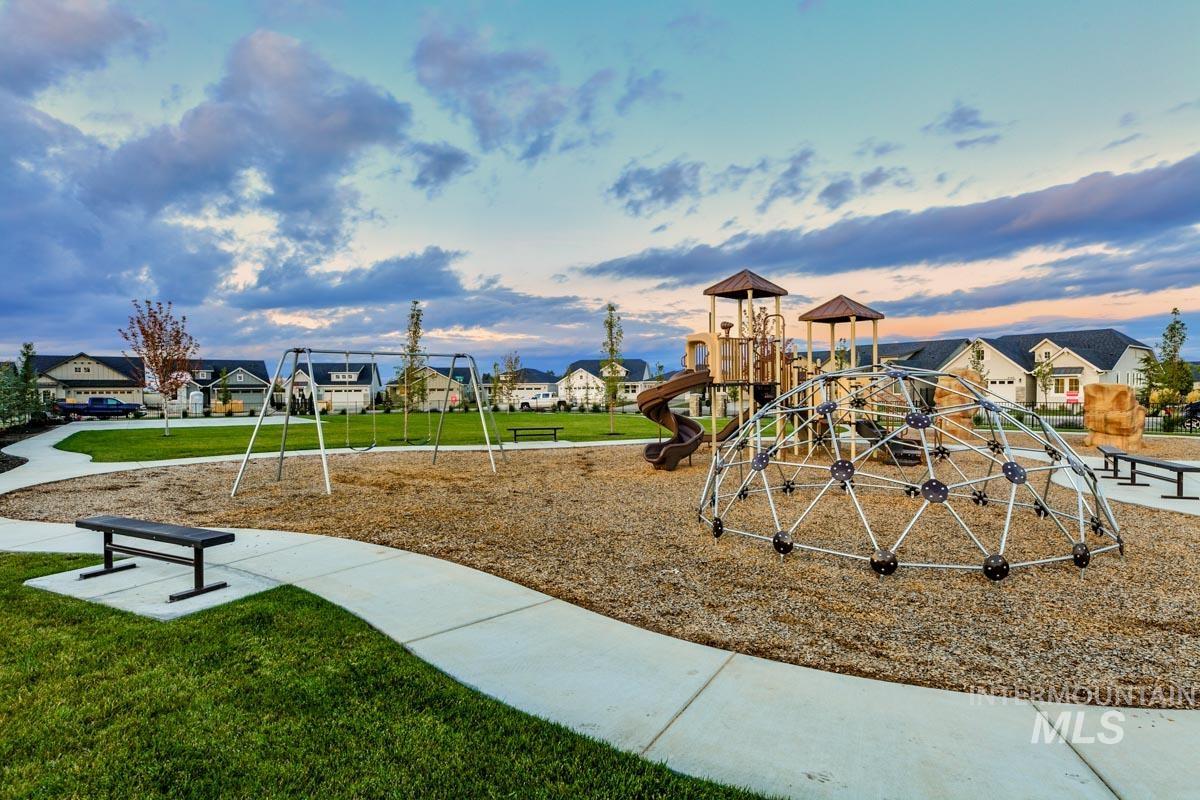 348 W Radiant Ridge, Meridian, Idaho 83642, 3 Bedrooms, 2 Bathrooms, Residential For Sale, Price $479,800, 98999953
