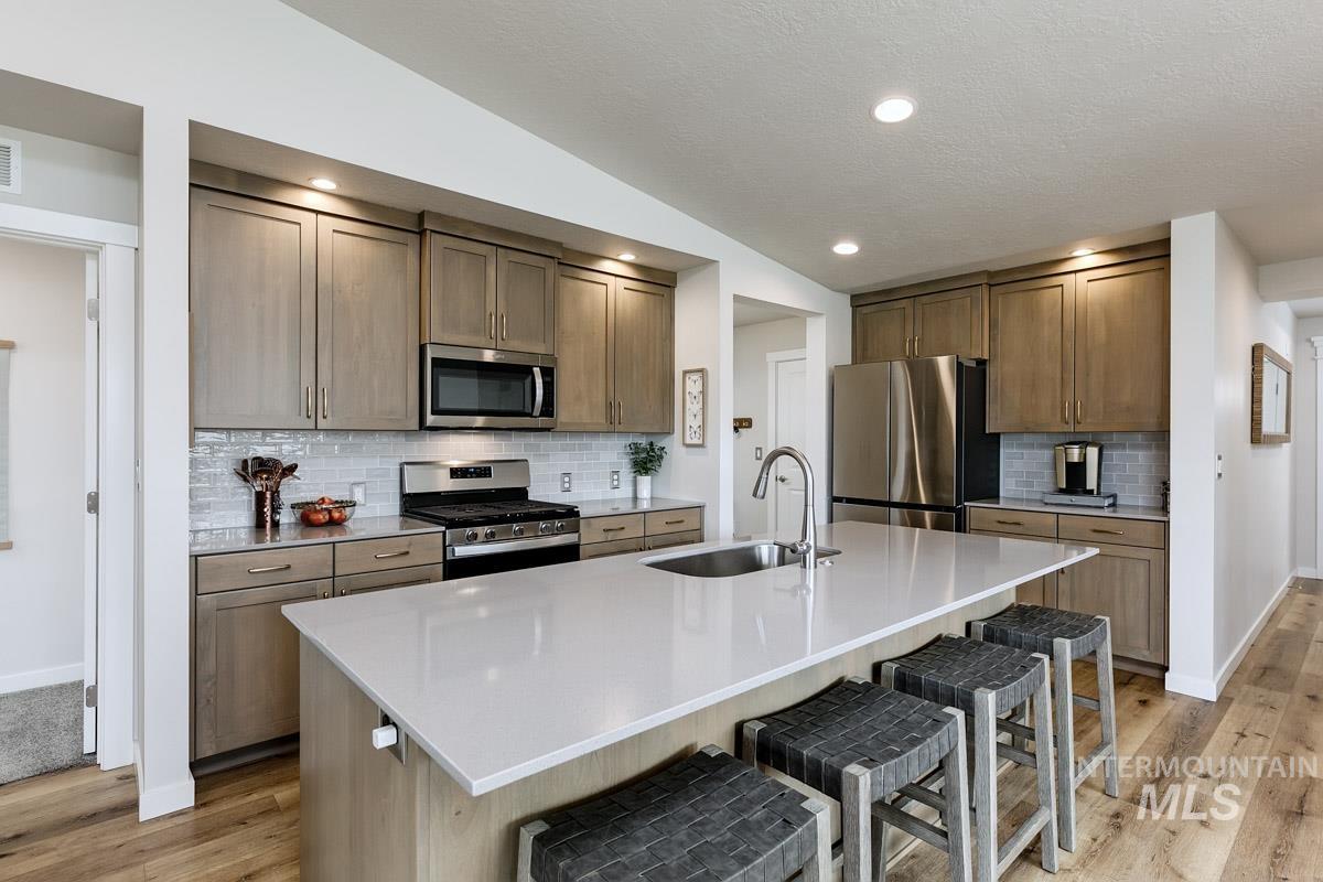 348 W Radiant Ridge, Meridian, Idaho 83642, 3 Bedrooms, 2 Bathrooms, Residential For Sale, Price $479,800, 98999953