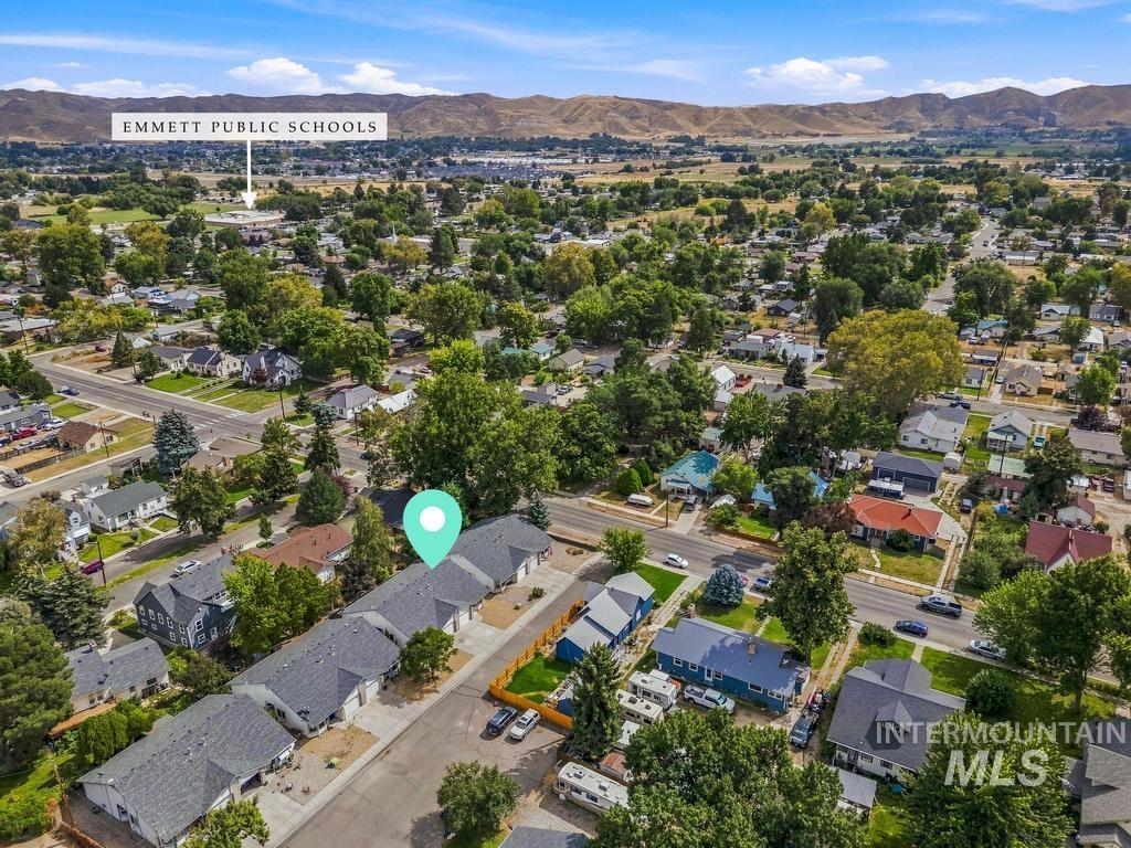 804 E Main St, Emmett, Idaho 83617, 2 Bedrooms, 1 Bathroom, Residential For Sale, Price $269,900,MLS 98999958