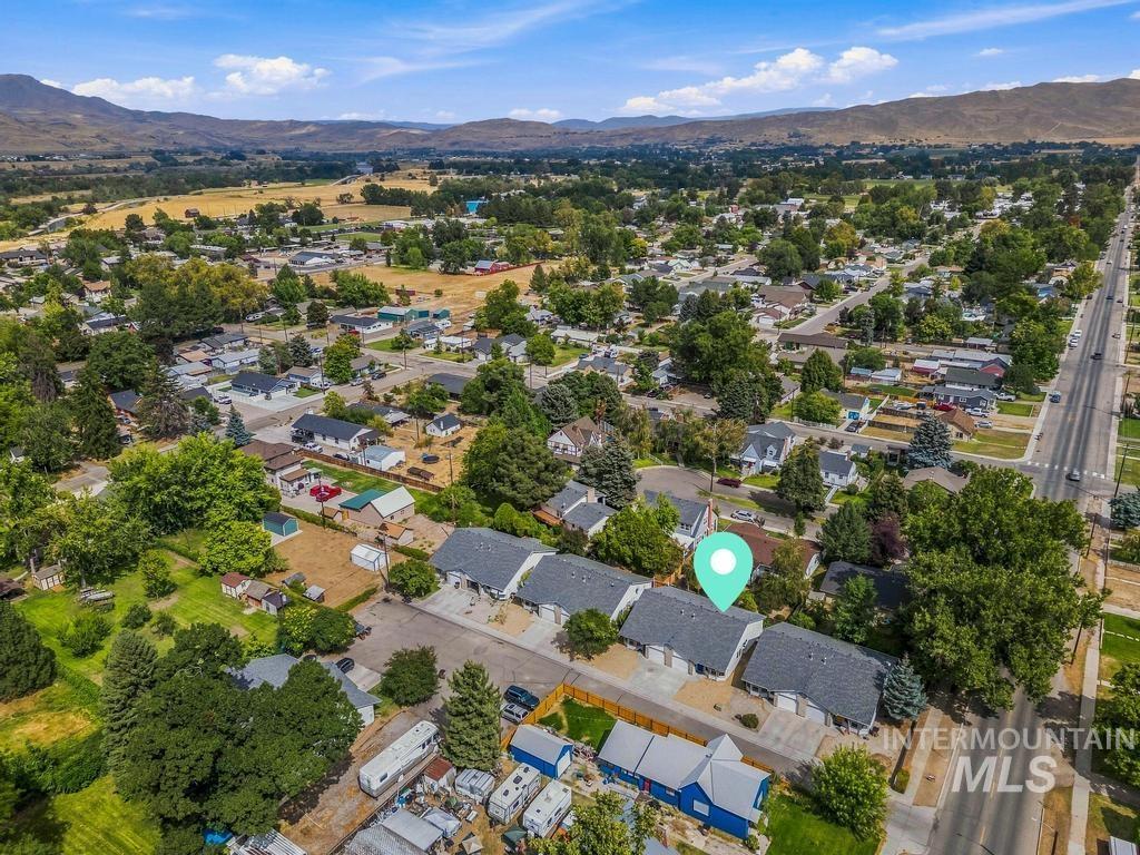 804 E Main St, Emmett, Idaho 83617, 2 Bedrooms, 1 Bathroom, Residential For Sale, Price $269,900,MLS 98999958