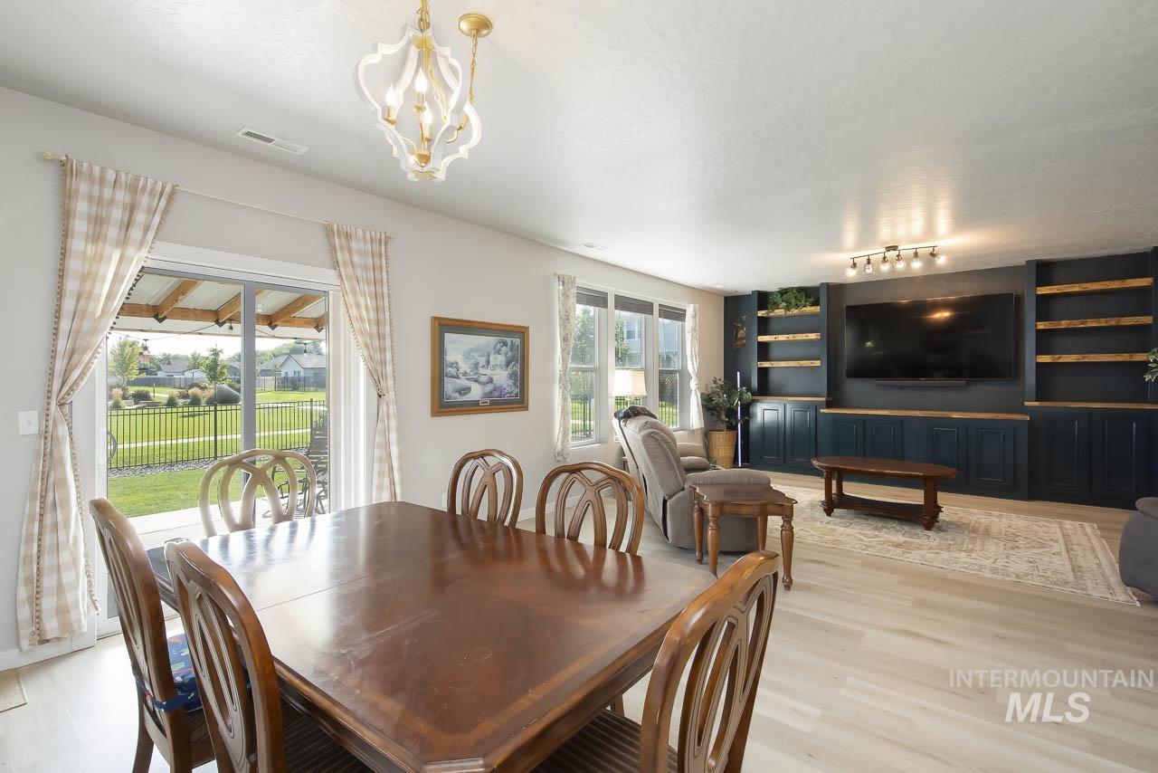 2900 N Sunset Farm Avenue, Kuna, Idaho 83634, 4 Bedrooms, 2 Bathrooms, Residential For Sale, Price $515,000,MLS 98999961