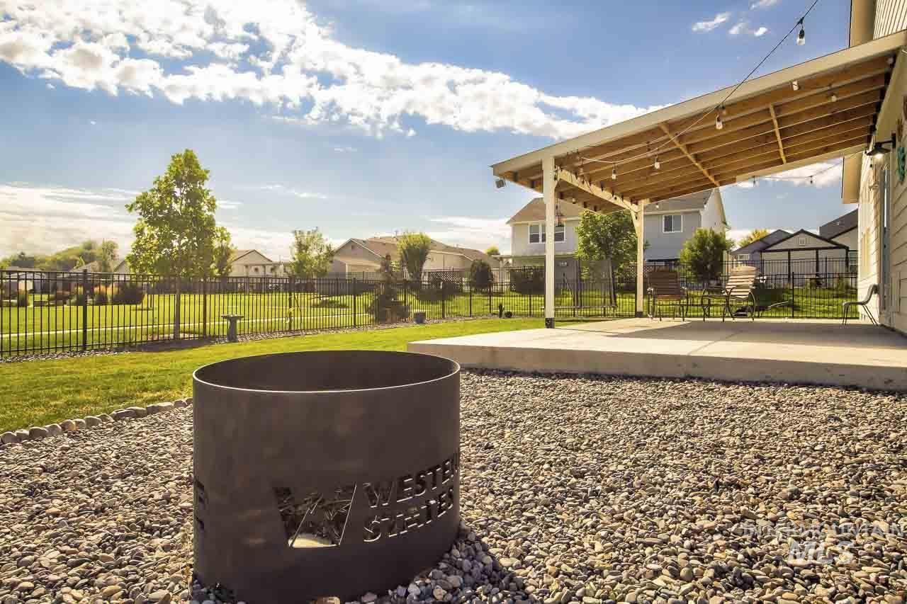 2900 N Sunset Farm Avenue, Kuna, Idaho 83634, 4 Bedrooms, 2 Bathrooms, Residential For Sale, Price $515,000,MLS 98999961