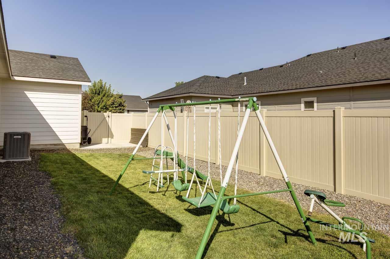 2900 N Sunset Farm Avenue, Kuna, Idaho 83634, 4 Bedrooms, 2 Bathrooms, Residential For Sale, Price $515,000,MLS 98999961