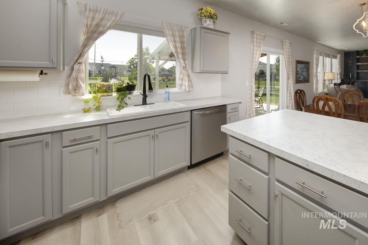 2900 N Sunset Farm Avenue, Kuna, Idaho 83634, 4 Bedrooms, 2 Bathrooms, Residential For Sale, Price $515,000,MLS 98999961