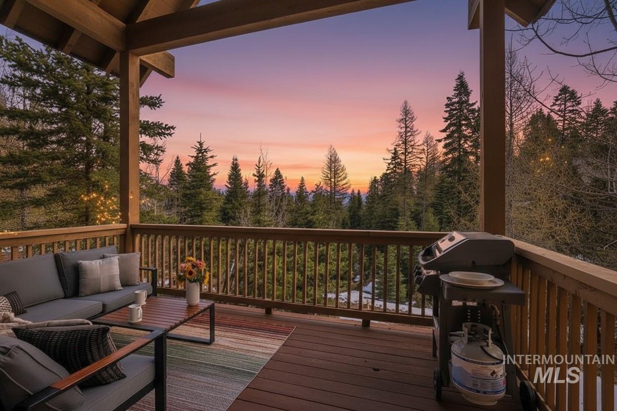 78 Clearwater Court, Donnelly, Idaho 83615, 3 Bedrooms, 3 Bathrooms, Residential For Sale, Price $1,199,000,MLS 98999962