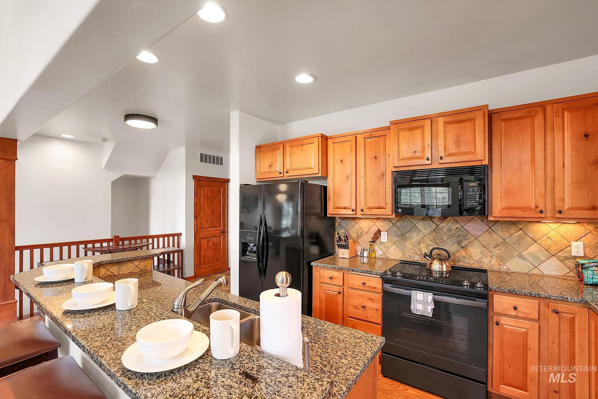 78 Clearwater Court, Donnelly, Idaho 83615, 3 Bedrooms, 3 Bathrooms, Residential For Sale, Price $1,199,000,MLS 98999962