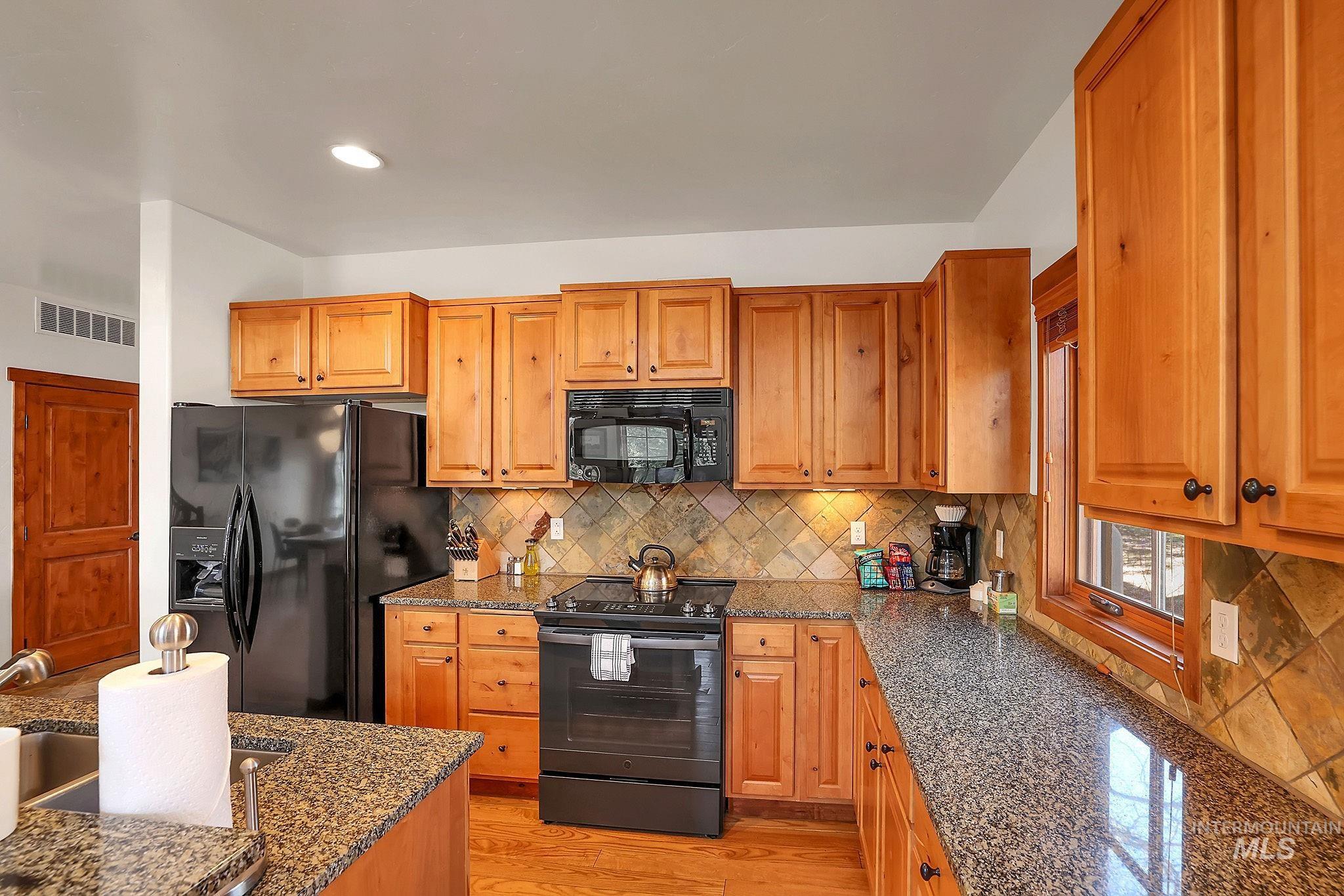 78 Clearwater Court, Donnelly, Idaho 83615, 3 Bedrooms, 3 Bathrooms, Residential For Sale, Price $1,199,000,MLS 98999962