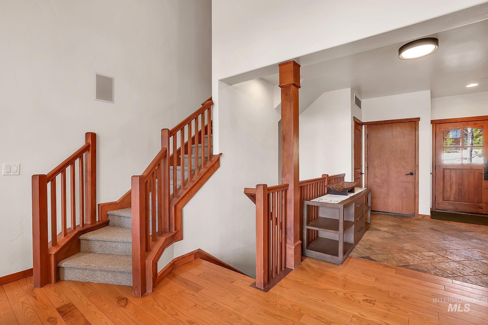 78 Clearwater Court, Donnelly, Idaho 83615, 3 Bedrooms, 3 Bathrooms, Residential For Sale, Price $1,199,000,MLS 98999962