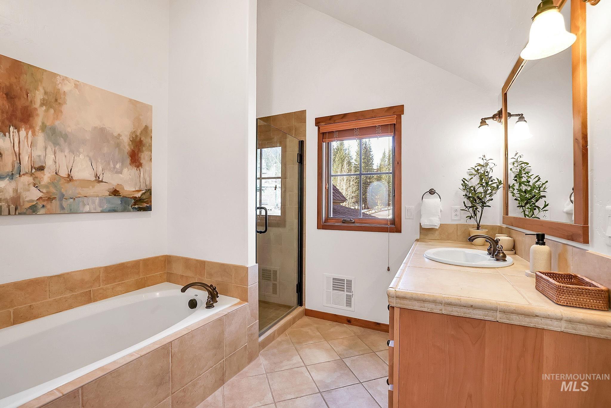78 Clearwater Court, Donnelly, Idaho 83615, 3 Bedrooms, 3 Bathrooms, Residential For Sale, Price $1,199,000,MLS 98999962